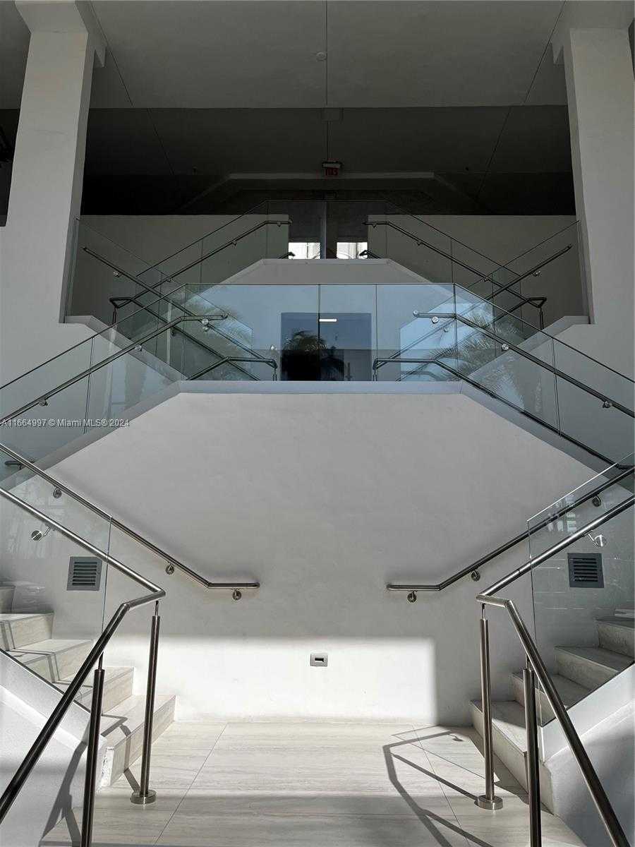 Small Image of 1701 Sunset Harbour Dr, Miami Beach, FL 33139, USA Number 25