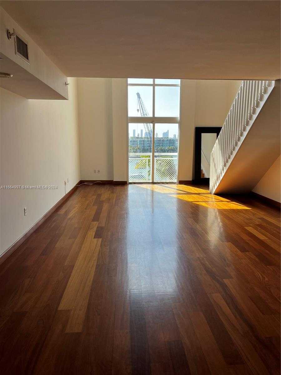 Small Image of 1701 Sunset Harbour Dr, Miami Beach, FL 33139, USA Number 3