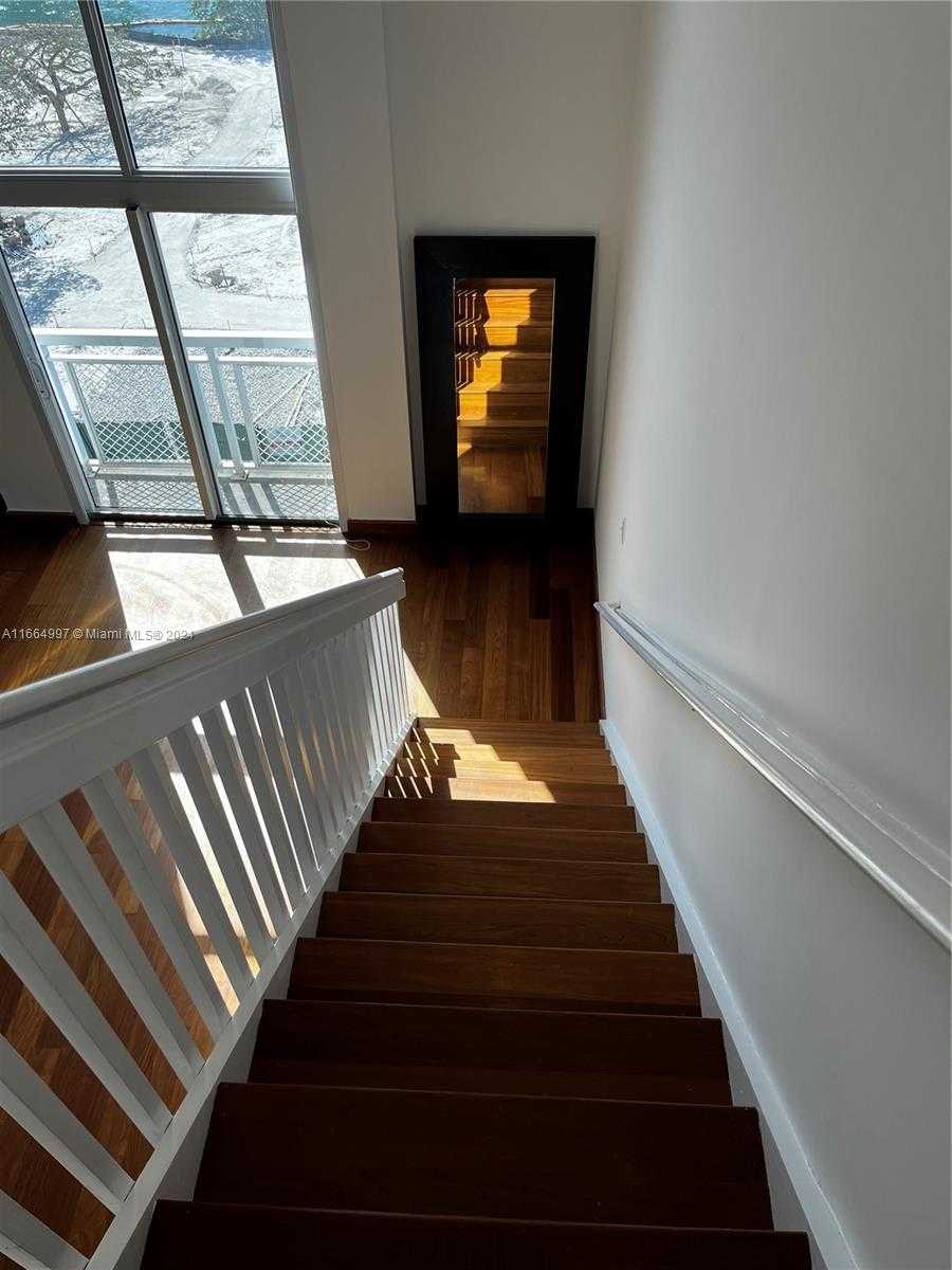 Small Image of 1701 Sunset Harbour Dr, Miami Beach, FL 33139, USA Number 4