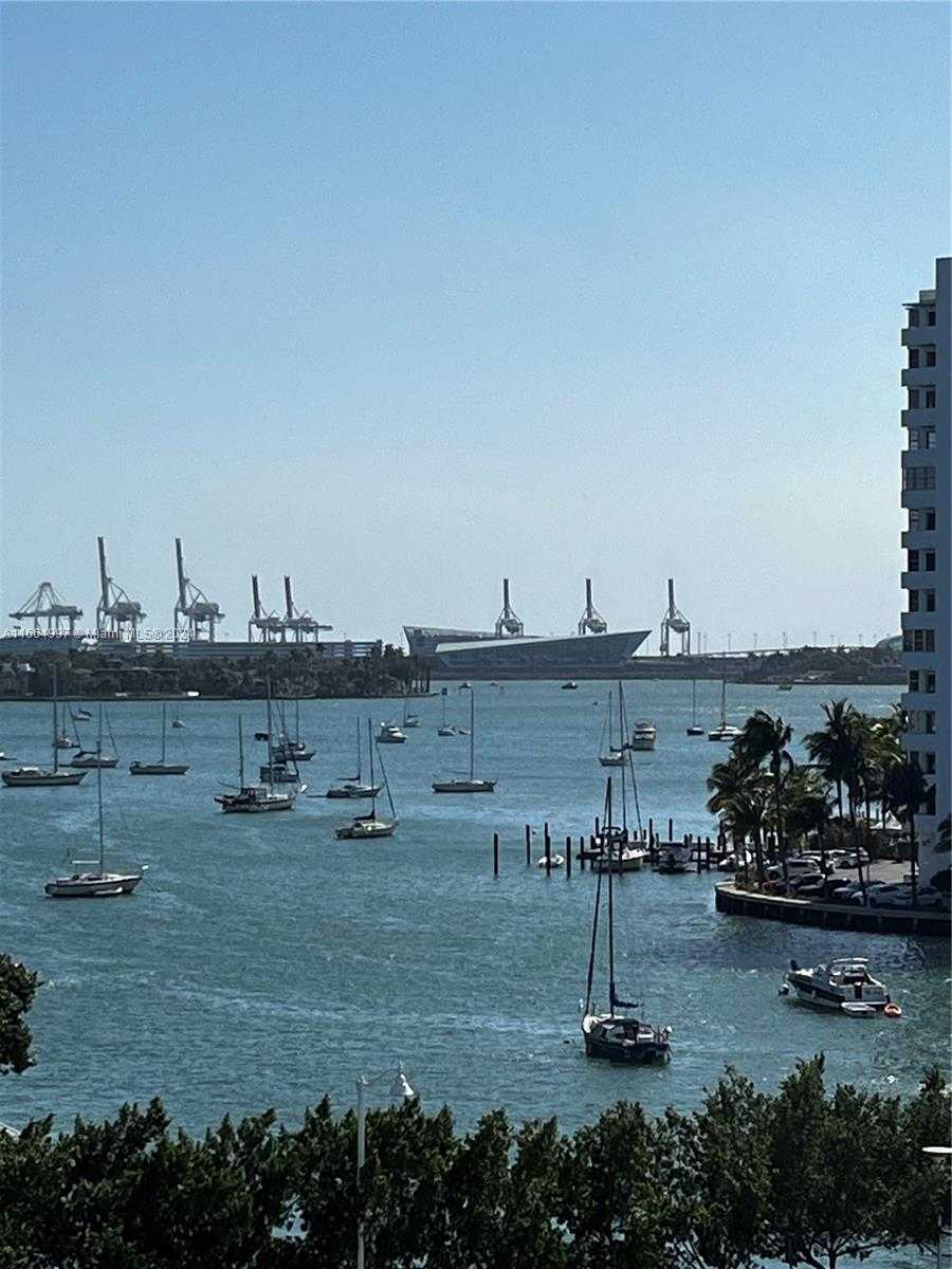 Small Image of 1701 Sunset Harbour Dr, Miami Beach, FL 33139, USA Number 5