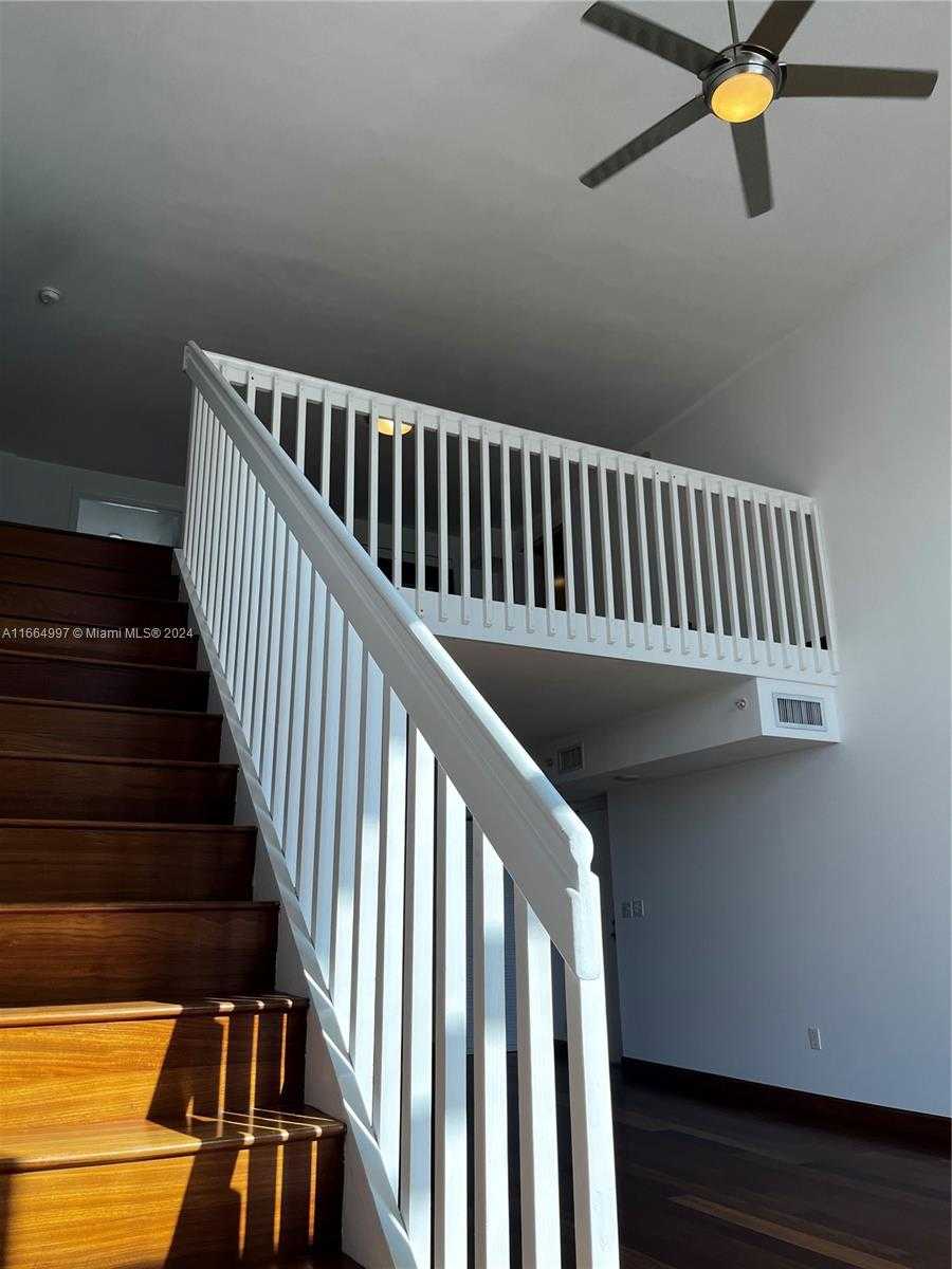 Small Image of 1701 Sunset Harbour Dr, Miami Beach, FL 33139, USA Number 8