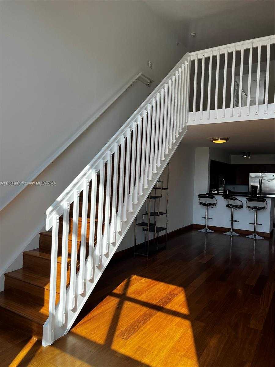 Small Image of 1701 Sunset Harbour Dr, Miami Beach, FL 33139, USA Number 9