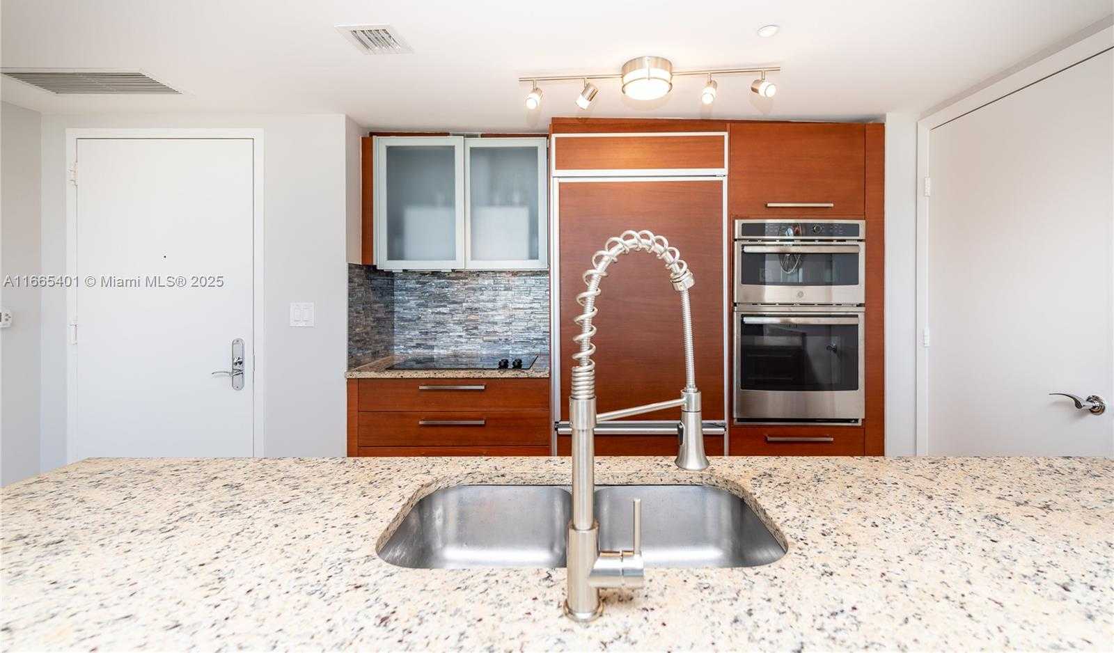 Small Image of 1830 SOUTH OCEAN DR #2907, Hallandale Beach Number 19
