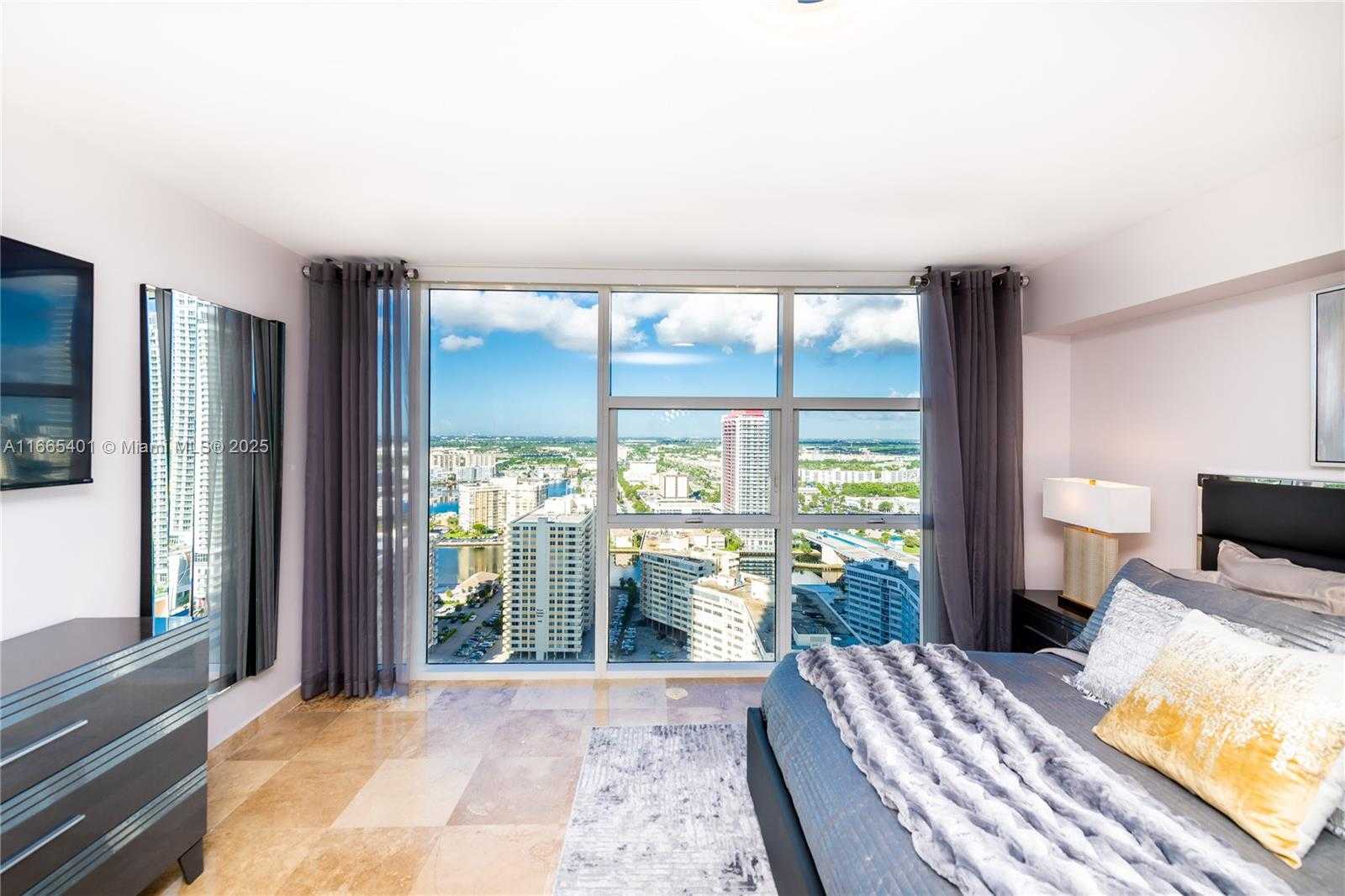 Small Image of 1830 SOUTH OCEAN DR #2907, Hallandale Beach Number 4