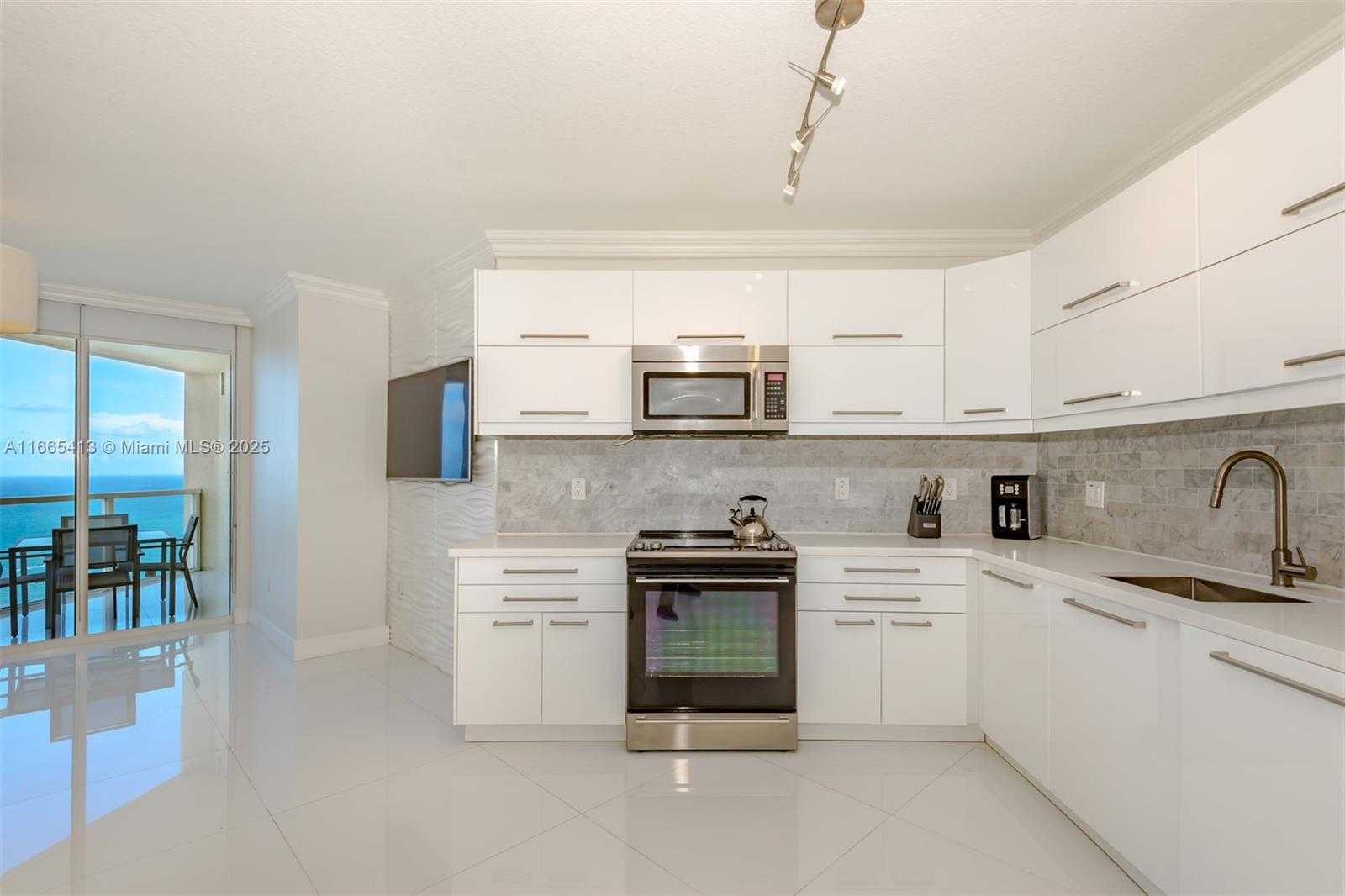 Small Image of 16699 COLLINS AVE #3505, Sunny Isles Beach Number 5