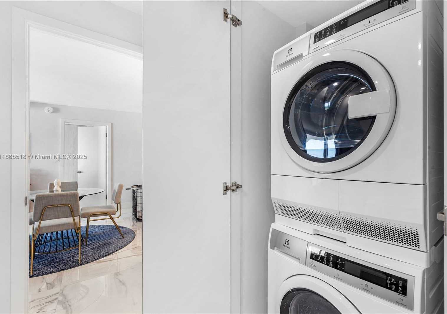 Small Image of 6039 COLLINS AVE #1527, Miami Beach Number 10