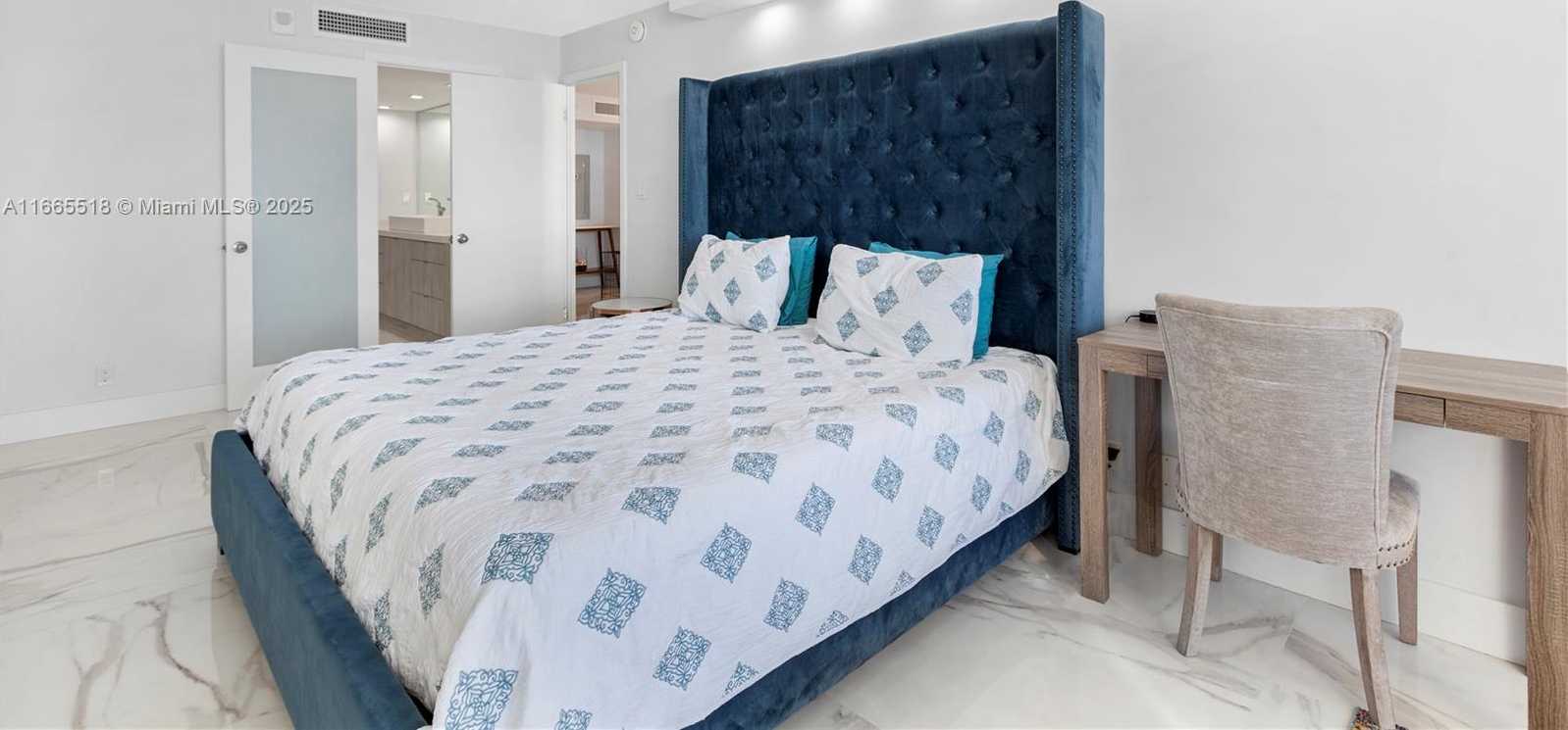 Small Image of 6039 COLLINS AVE #1527, Miami Beach Number 16