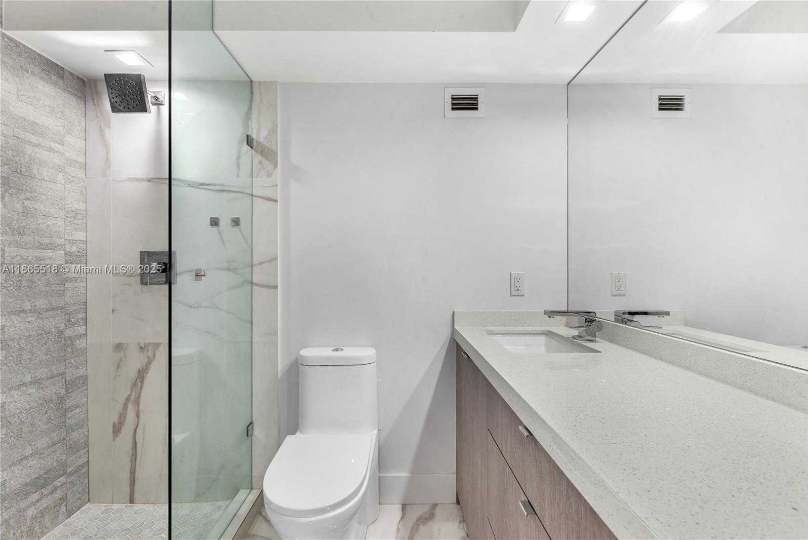 Small Image of 6039 COLLINS AVE #1527, Miami Beach Number 20