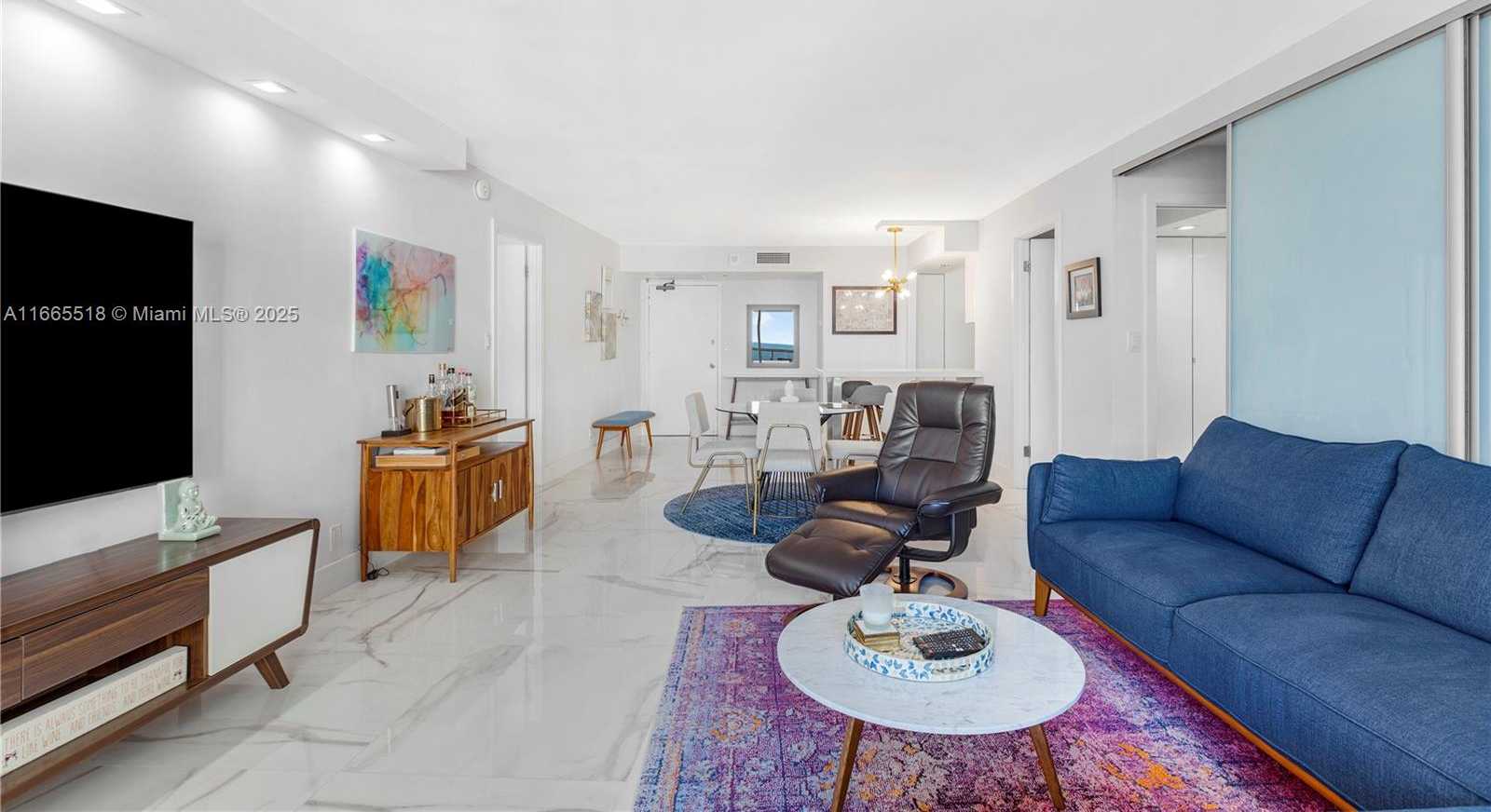Small Image of 6039 COLLINS AVE #1527, Miami Beach Number 4