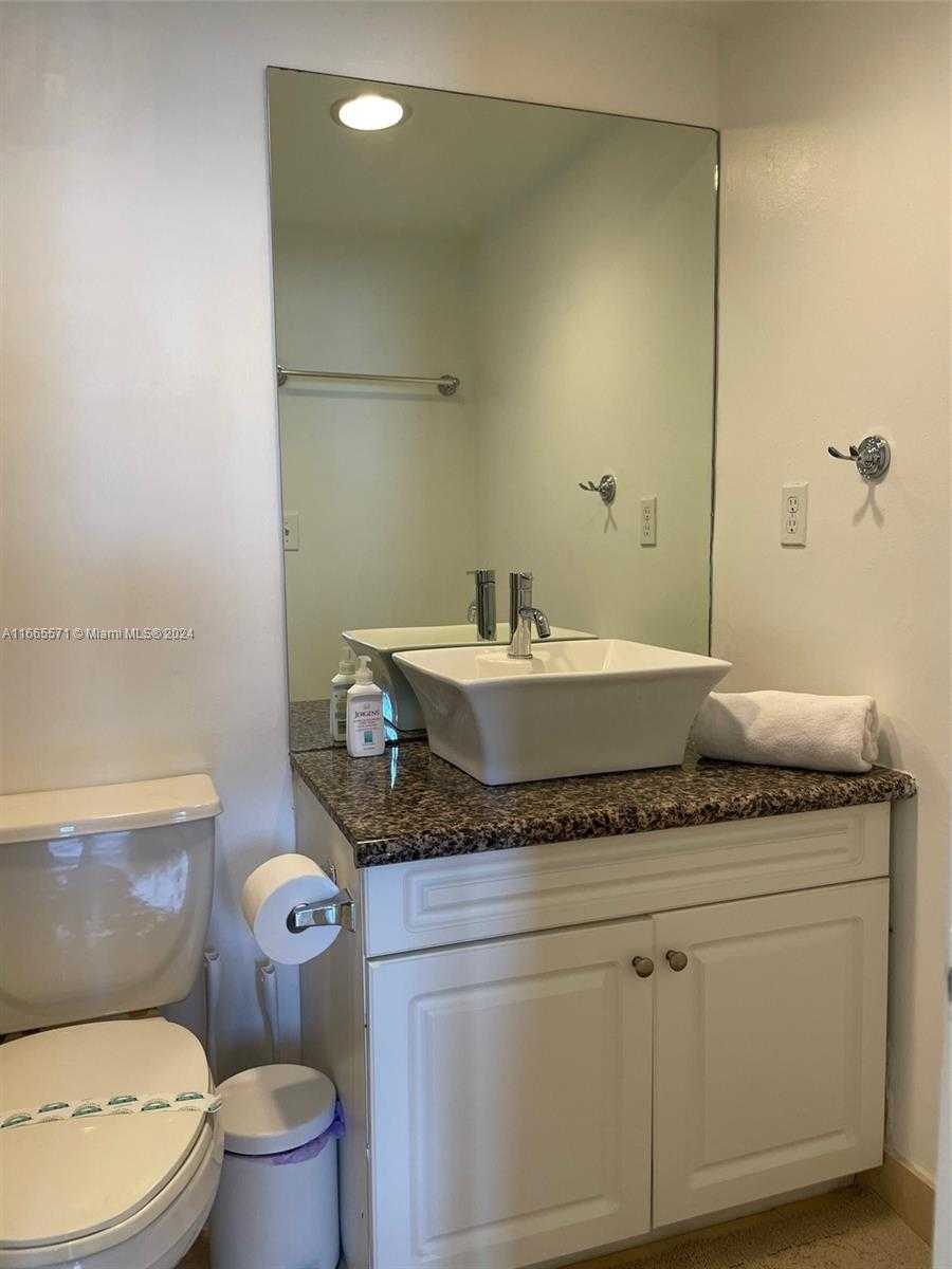 Small Image of 3801 SOUTH OCEAN DR #11Y, Hollywood Number 11