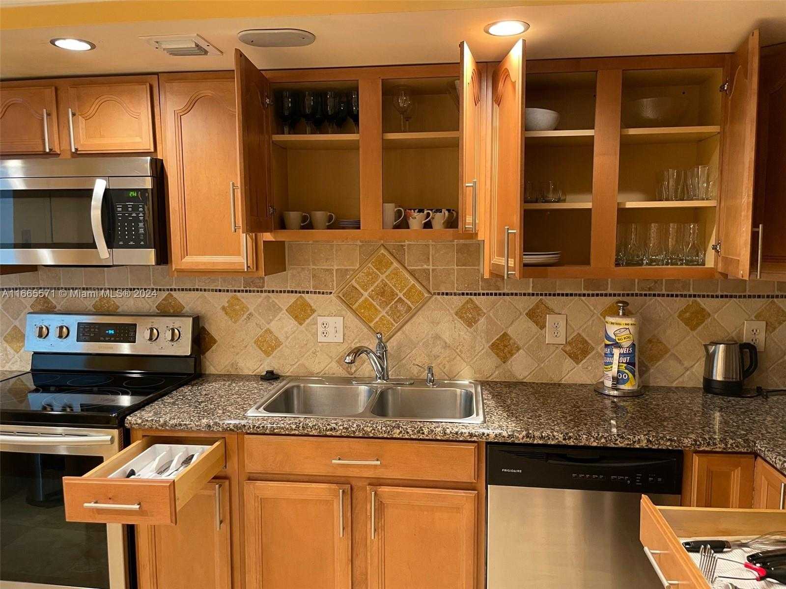 Small Image of 3801 SOUTH OCEAN DR #11Y, Hollywood Number 15