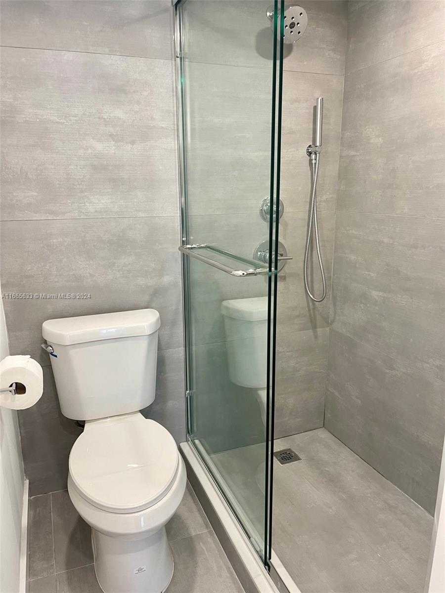 Small Image of 5555 COLLINS AVE #9A, Miami Beach Number 10