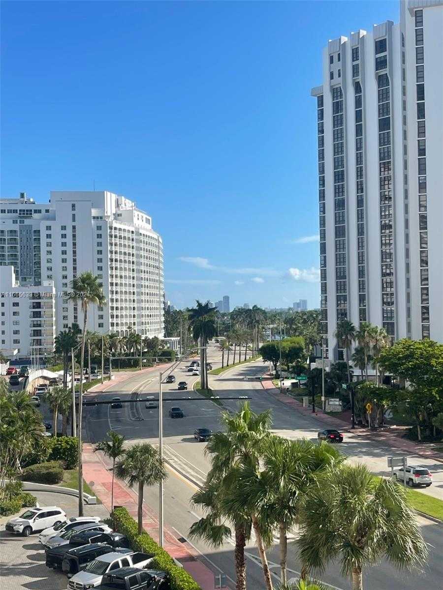 Small Image of 5555 COLLINS AVE #9A, Miami Beach Number 14