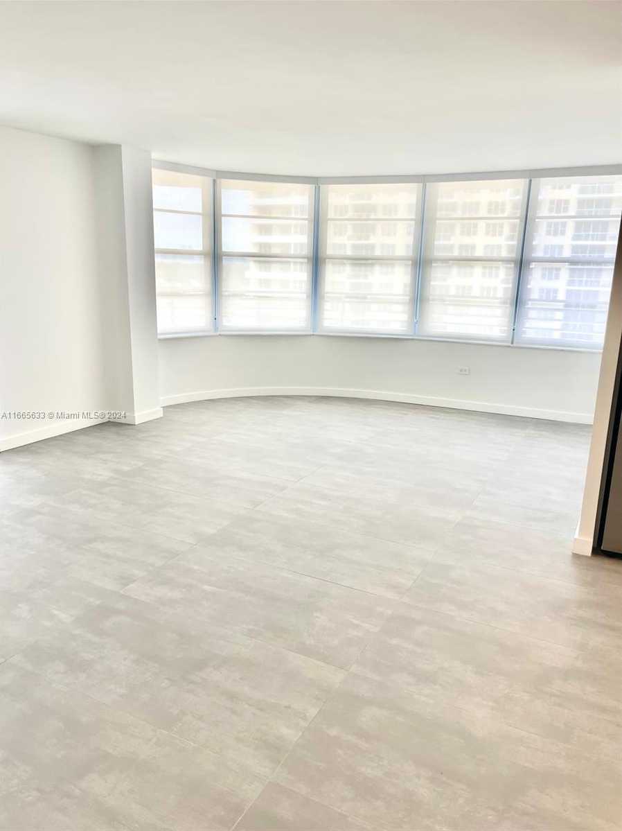 Small Image of 5555 COLLINS AVE #9A, Miami Beach Number 5