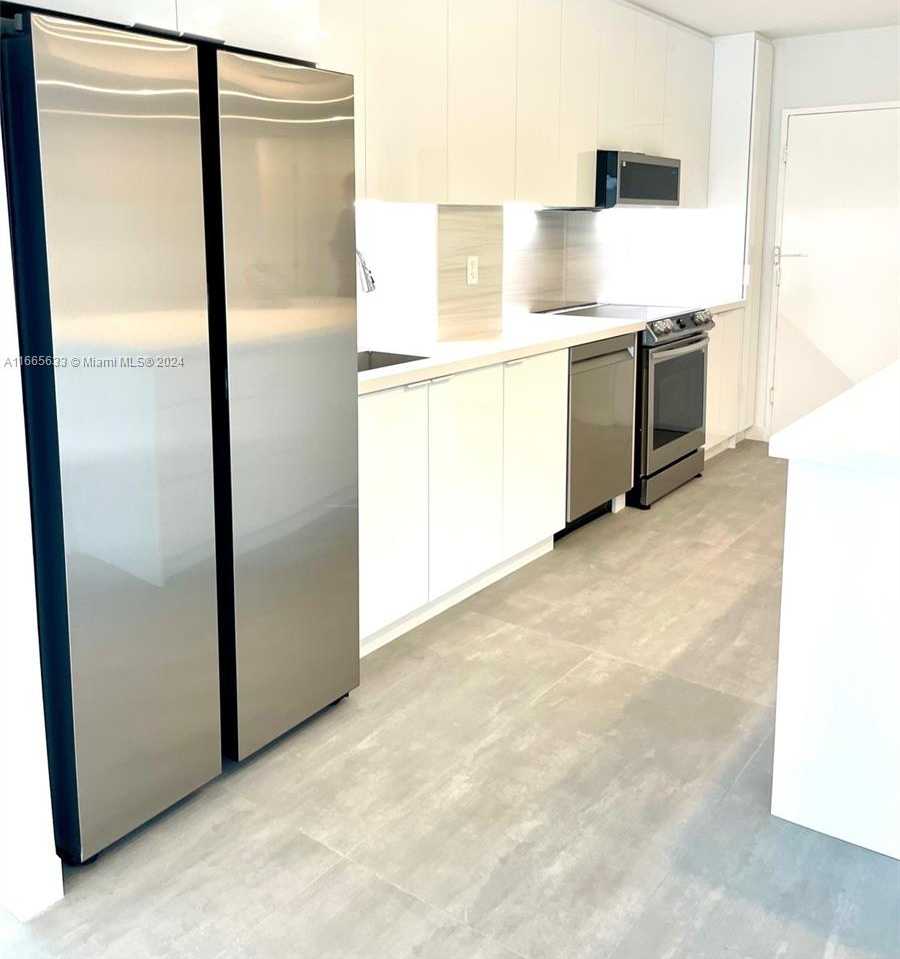 Small Image of 5555 COLLINS AVE #9A, Miami Beach Number 6