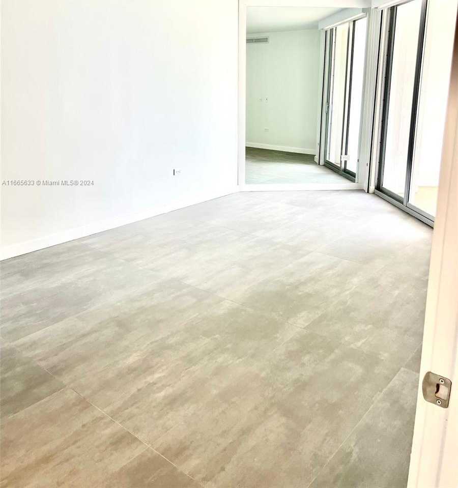 Small Image of 5555 COLLINS AVE #9A, Miami Beach Number 8