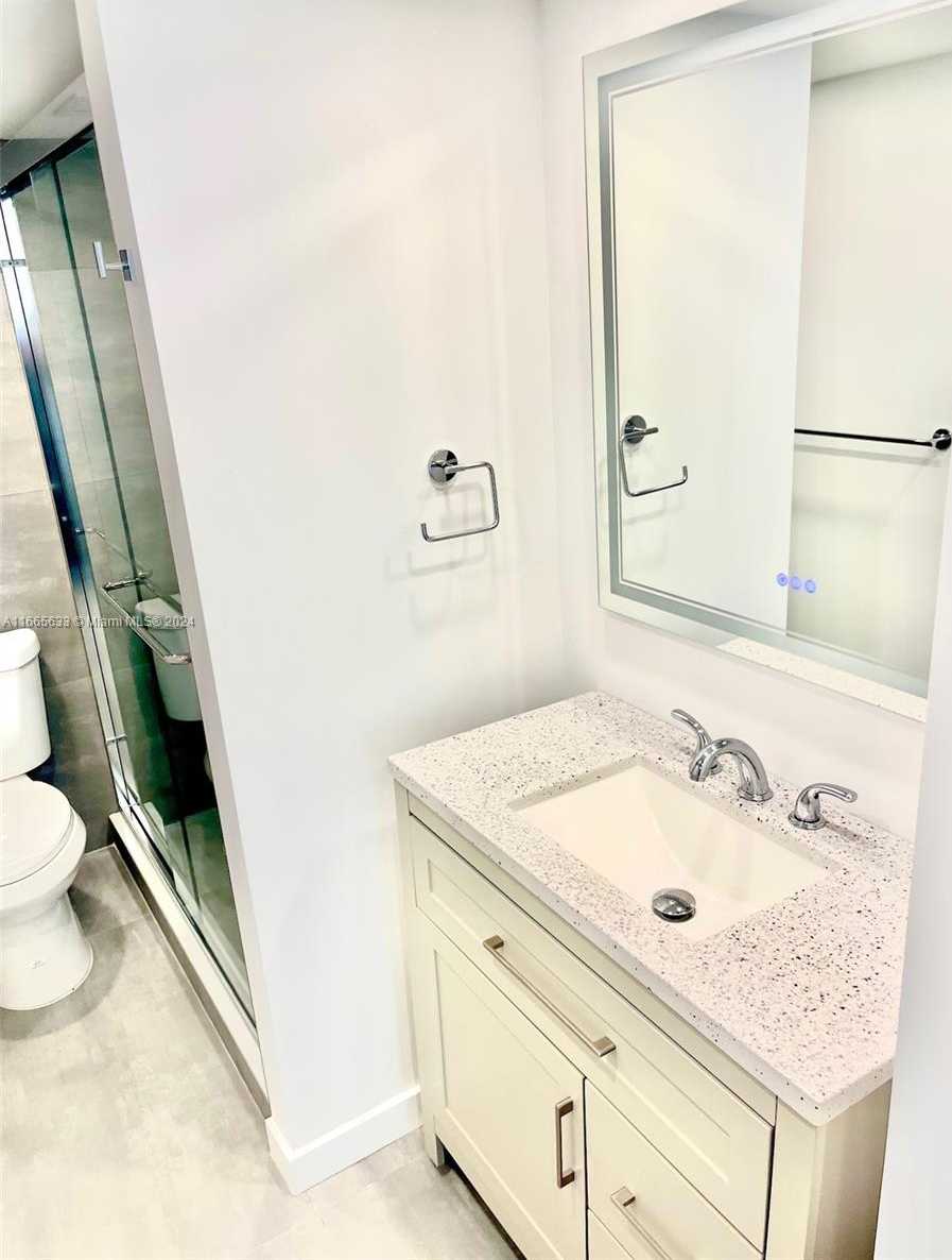Small Image of 5555 COLLINS AVE #9A, Miami Beach Number 9