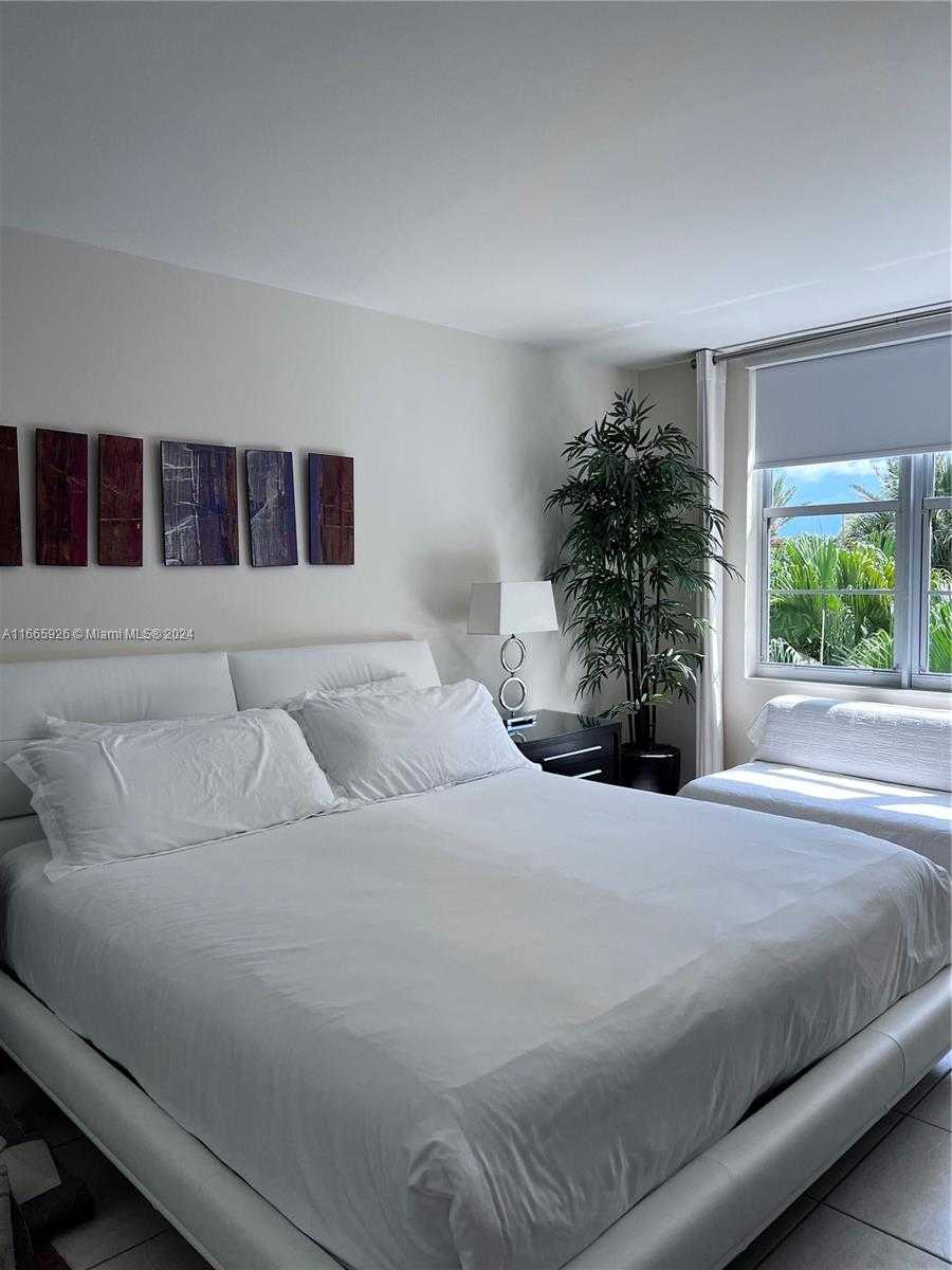 Small Image of 5161 COLLINS AVE #405, Miami Beach Number 20
