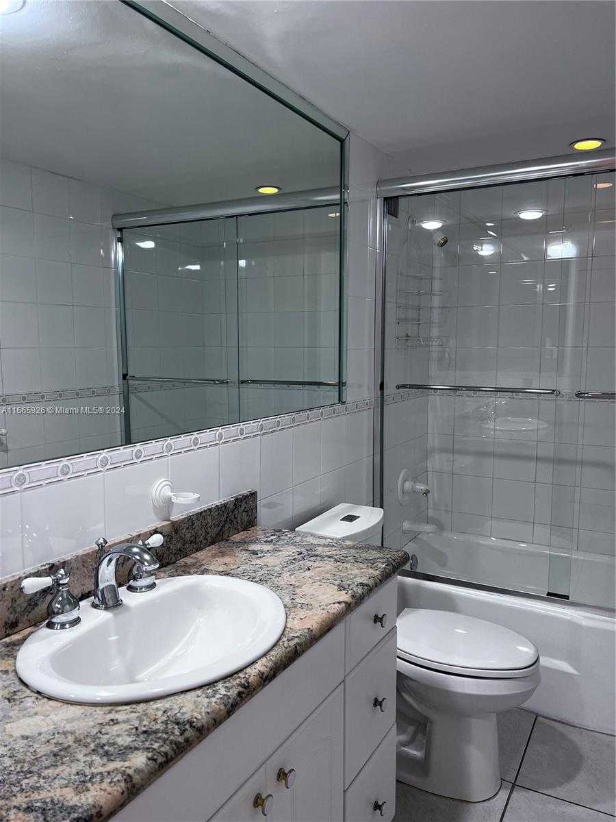 Small Image of 5161 COLLINS AVE #405, Miami Beach Number 24