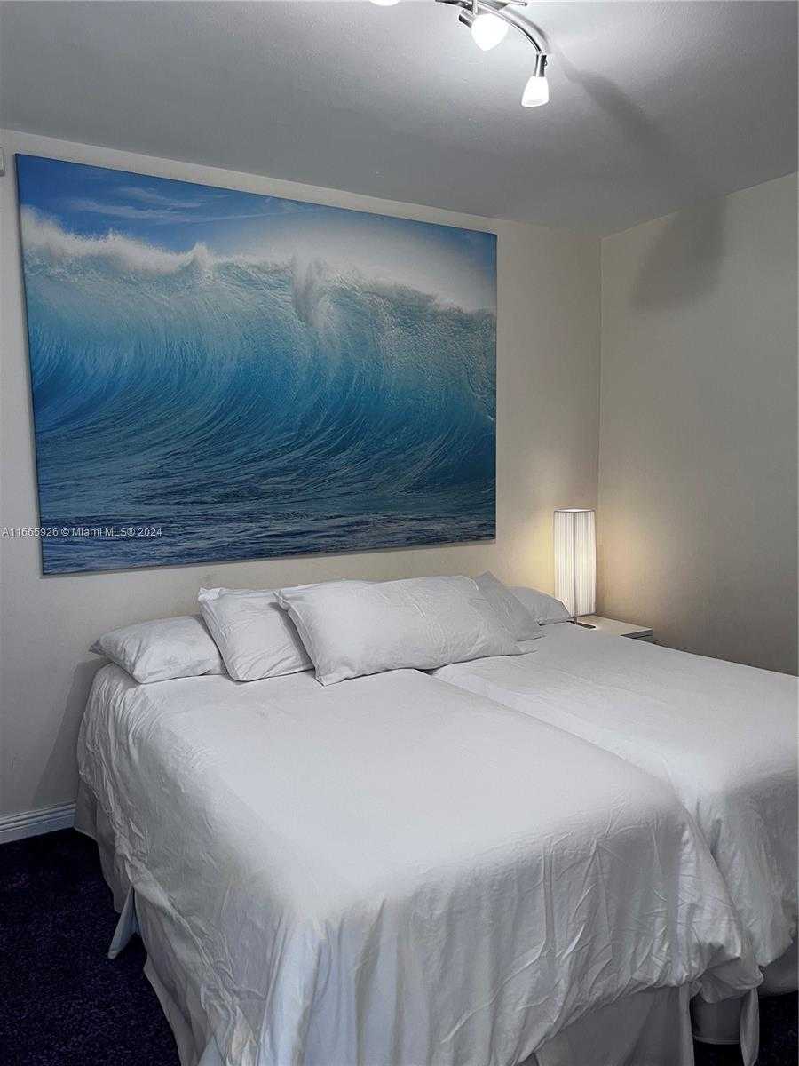 Small Image of 5161 COLLINS AVE #405, Miami Beach Number 25