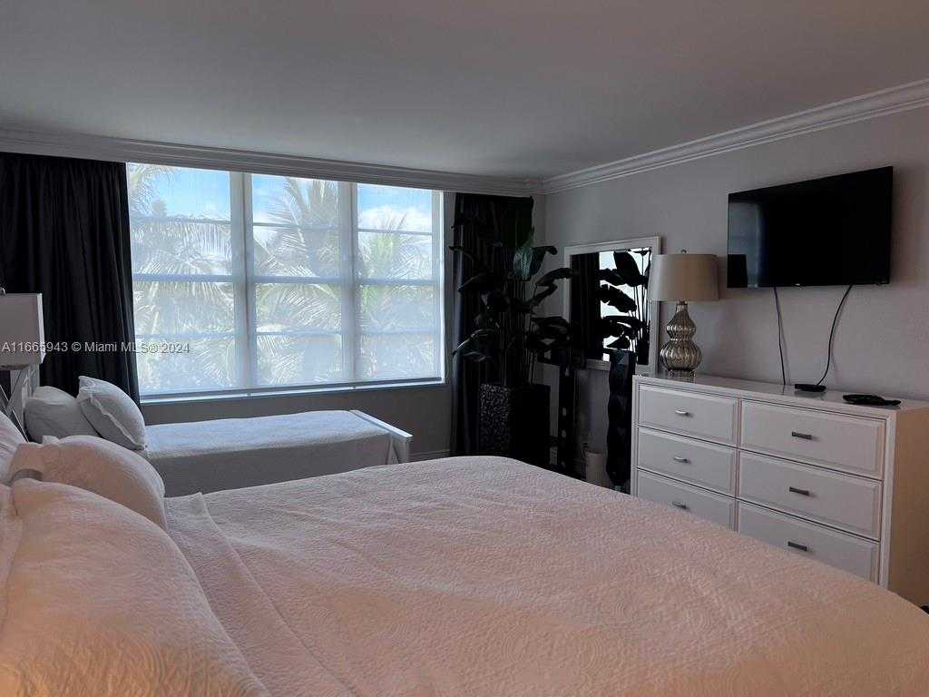 Small Image of 5161 COLLINS AVE #505, Miami Beach Number 23