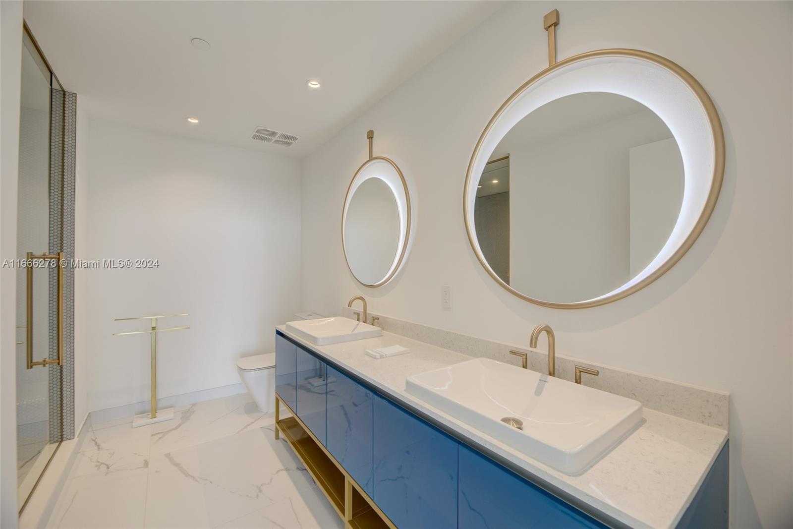 Small Image of 2678 TIGERTAIL AVE #1403, Coconut Grove Number 12