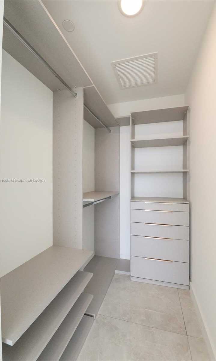 Small Image of 2678 TIGERTAIL AVE #1403, Coconut Grove Number 14