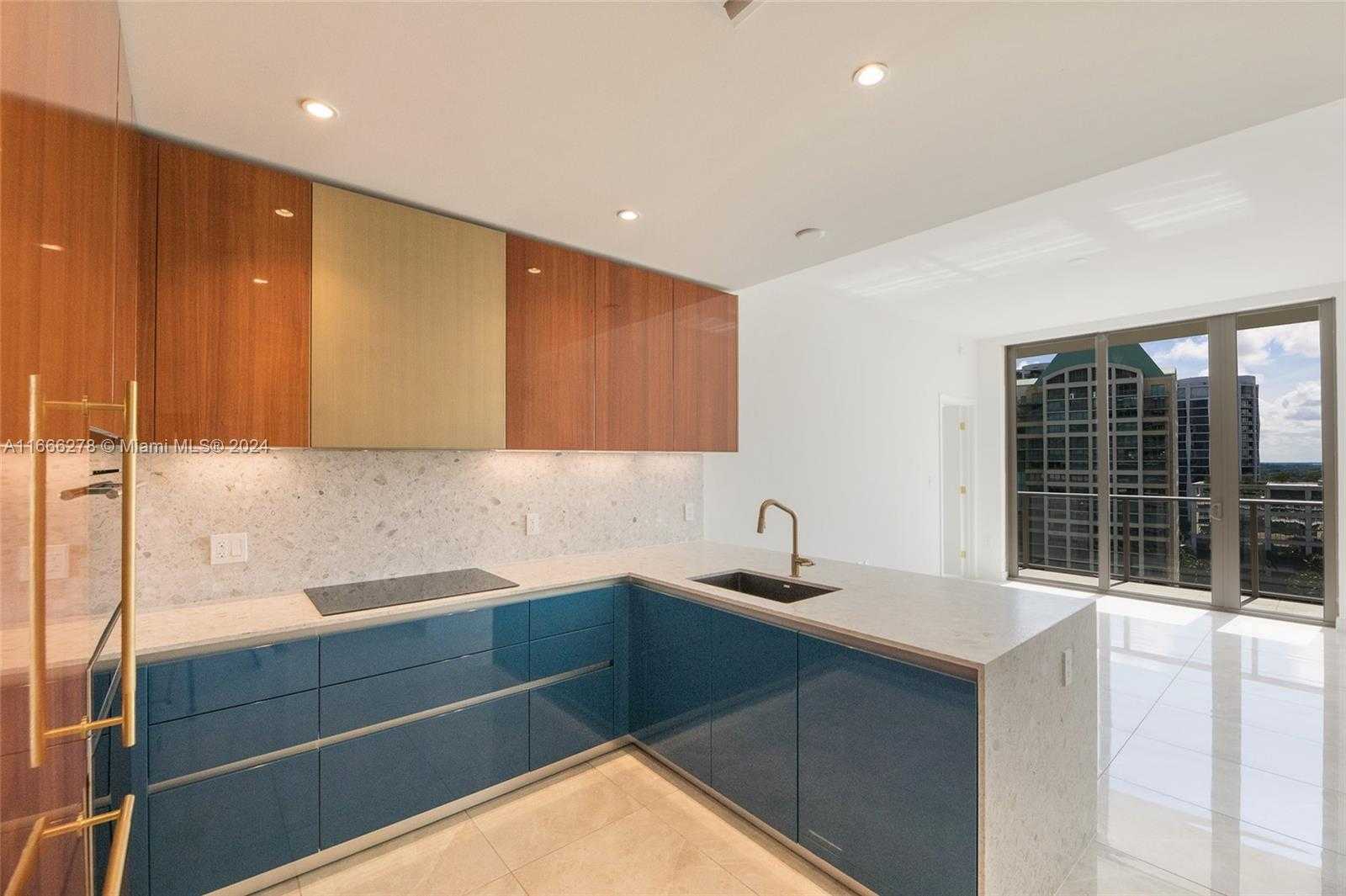 Small Image of 2678 TIGERTAIL AVE #1403, Coconut Grove Number 3