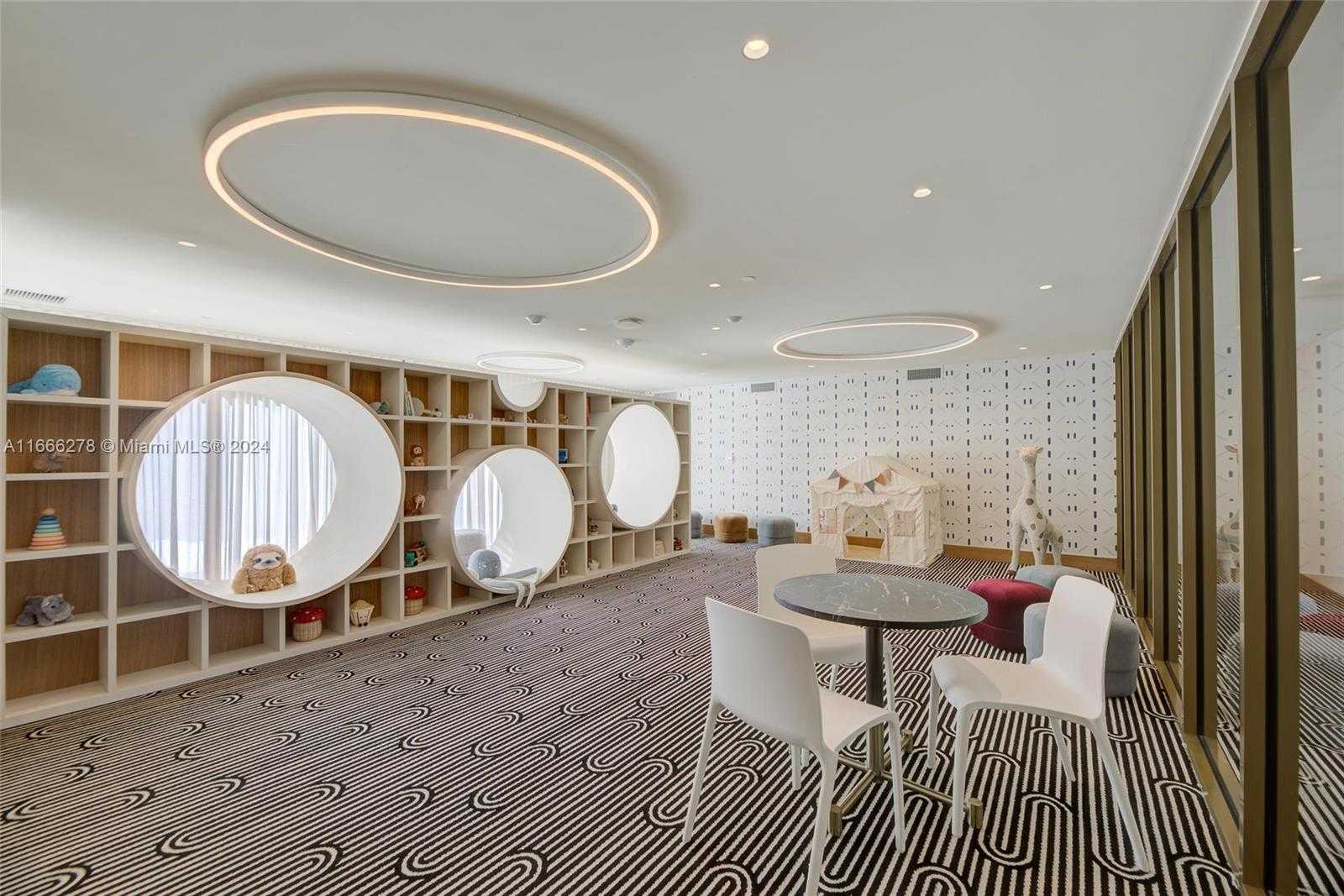 Small Image of 2678 TIGERTAIL AVE #1403, Coconut Grove Number 32