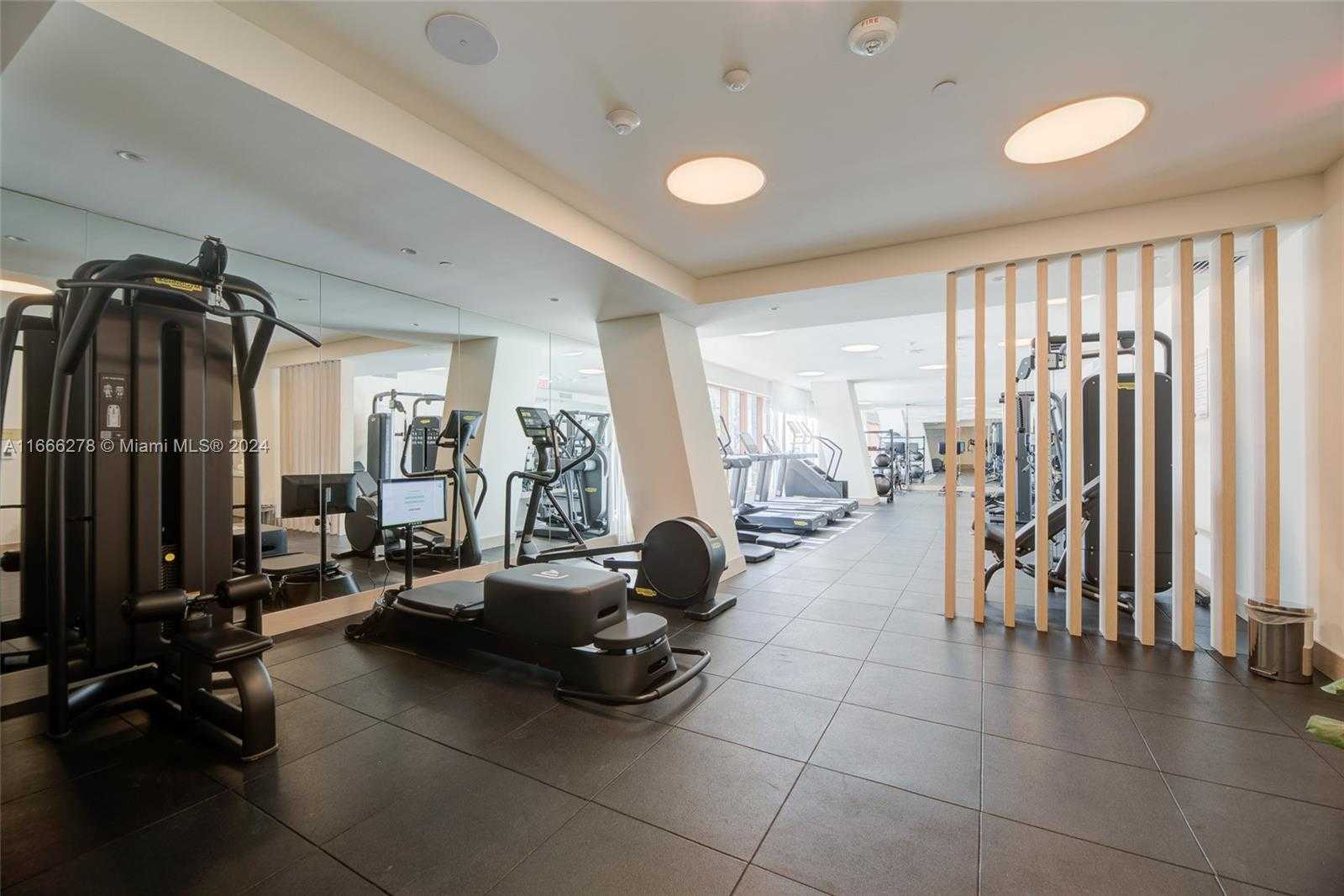 Small Image of 2678 TIGERTAIL AVE #1403, Coconut Grove Number 33