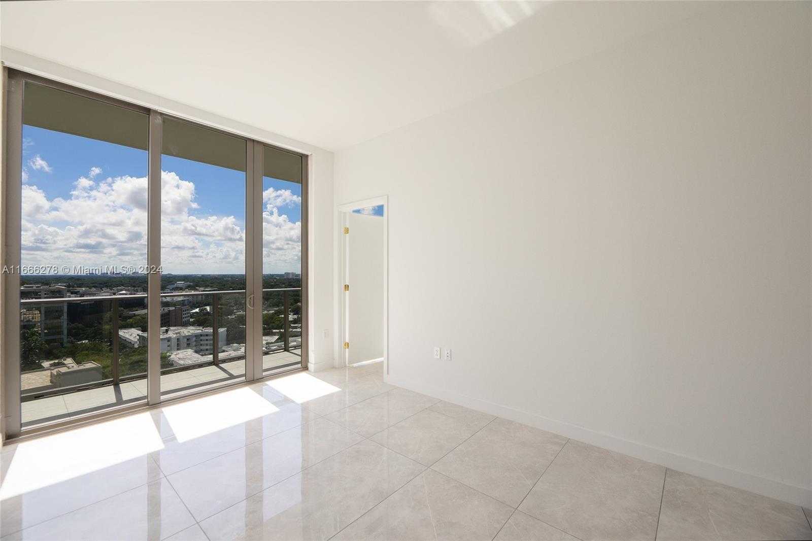 Small Image of 2678 TIGERTAIL AVE #1403, Coconut Grove Number 4