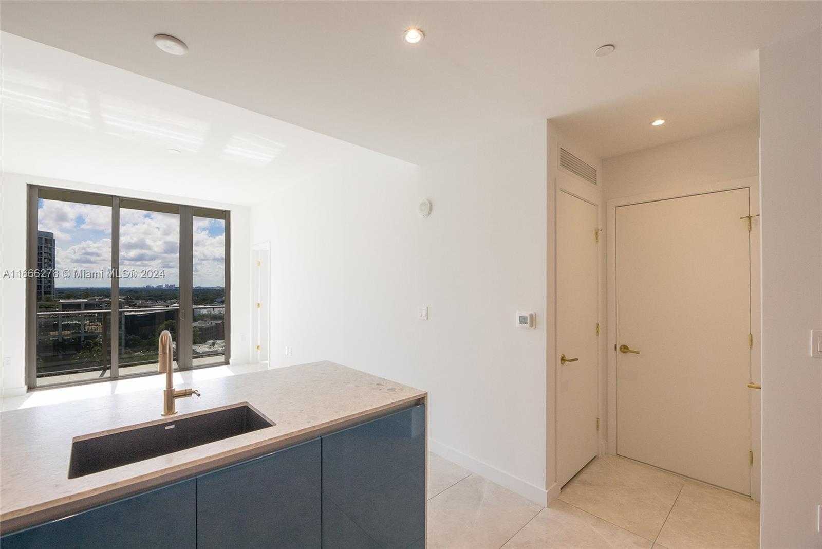 Small Image of 2678 TIGERTAIL AVE #1403, Coconut Grove Number 6
