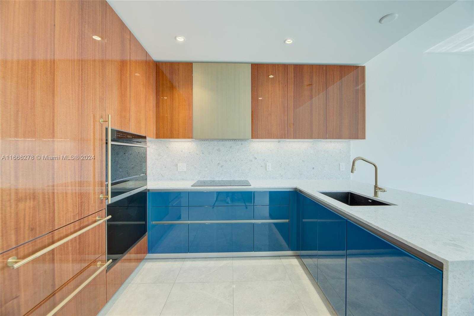 Small Image of 2678 TIGERTAIL AVE #1403, Coconut Grove Number 9