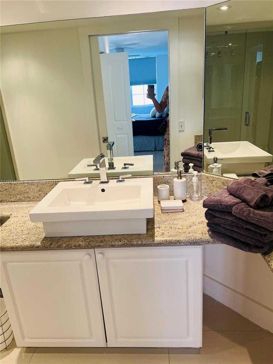 Small Image of 19901 EAST COUNTRY CLUB DR #2401, Aventura Number 13