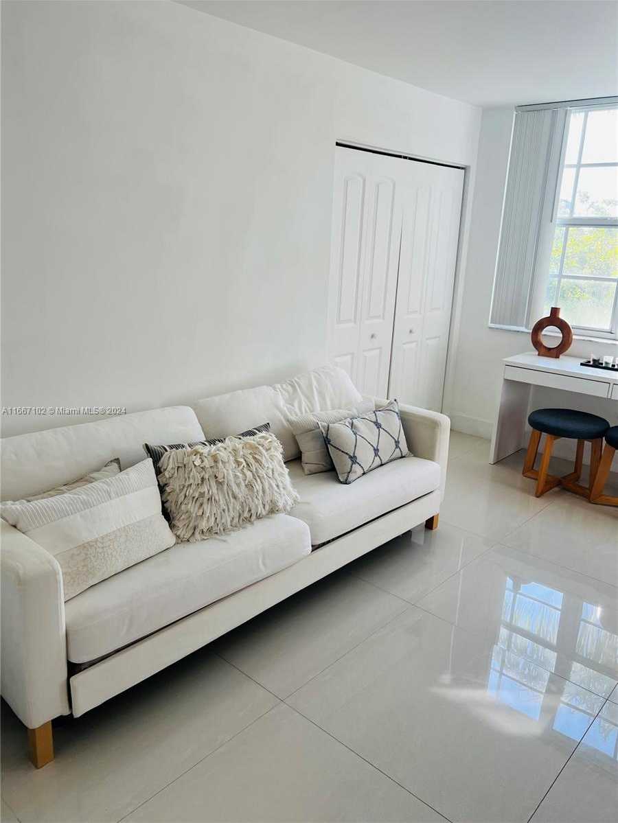 Small Image of 19901 EAST COUNTRY CLUB DR #2401, Aventura Number 16