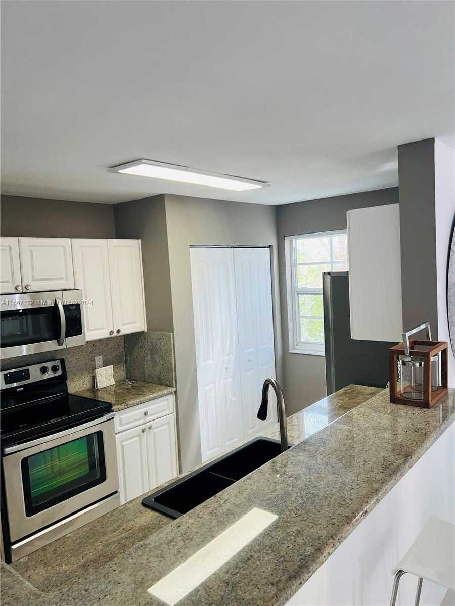 Small Image of 19901 EAST COUNTRY CLUB DR #2401, Aventura Number 6