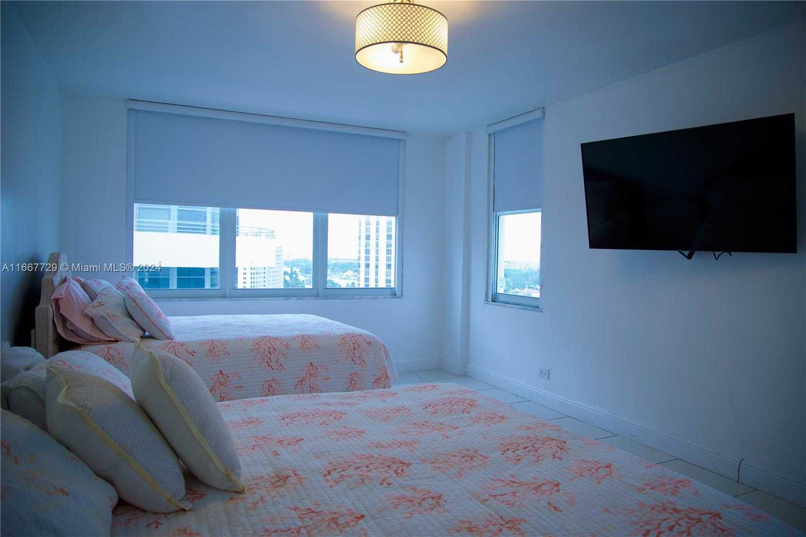 Small Image of 5601 COLLINS AVE #1614, Miami Beach Number 12