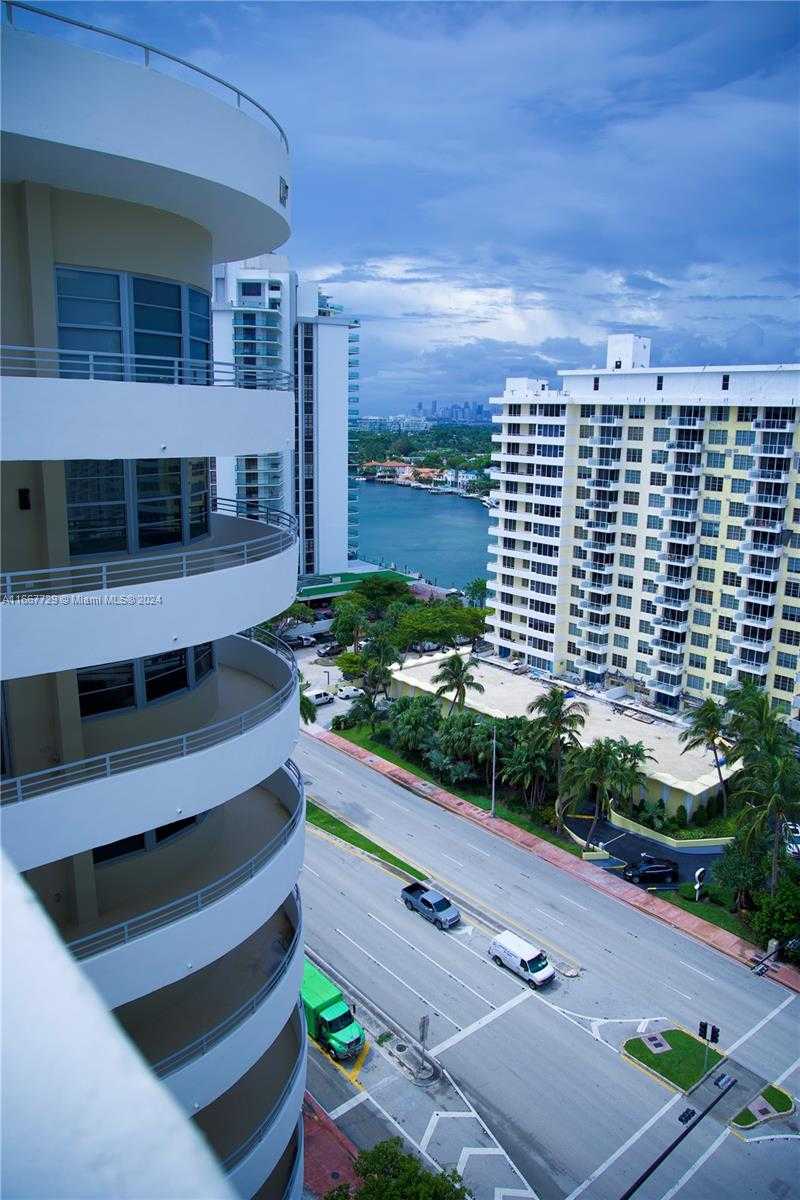 Small Image of 5601 COLLINS AVE #1614, Miami Beach Number 16