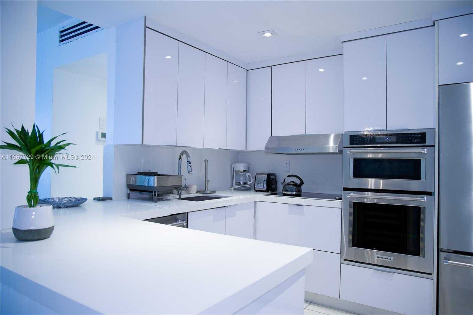 Small Image of 5601 COLLINS AVE #1614, Miami Beach Number 5
