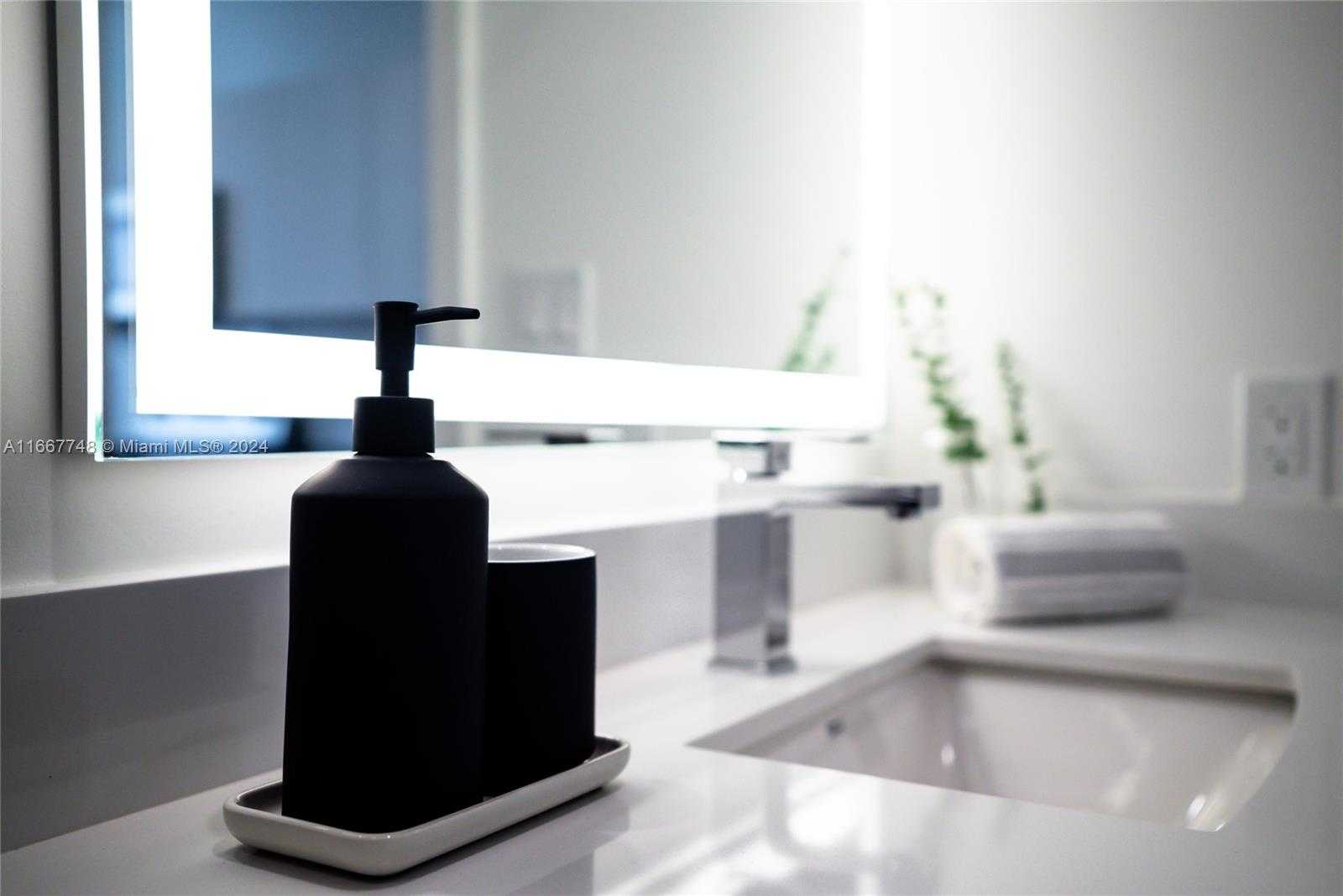 Small Image of 1809 JACKSON ST #1002, Hollywood Number 26