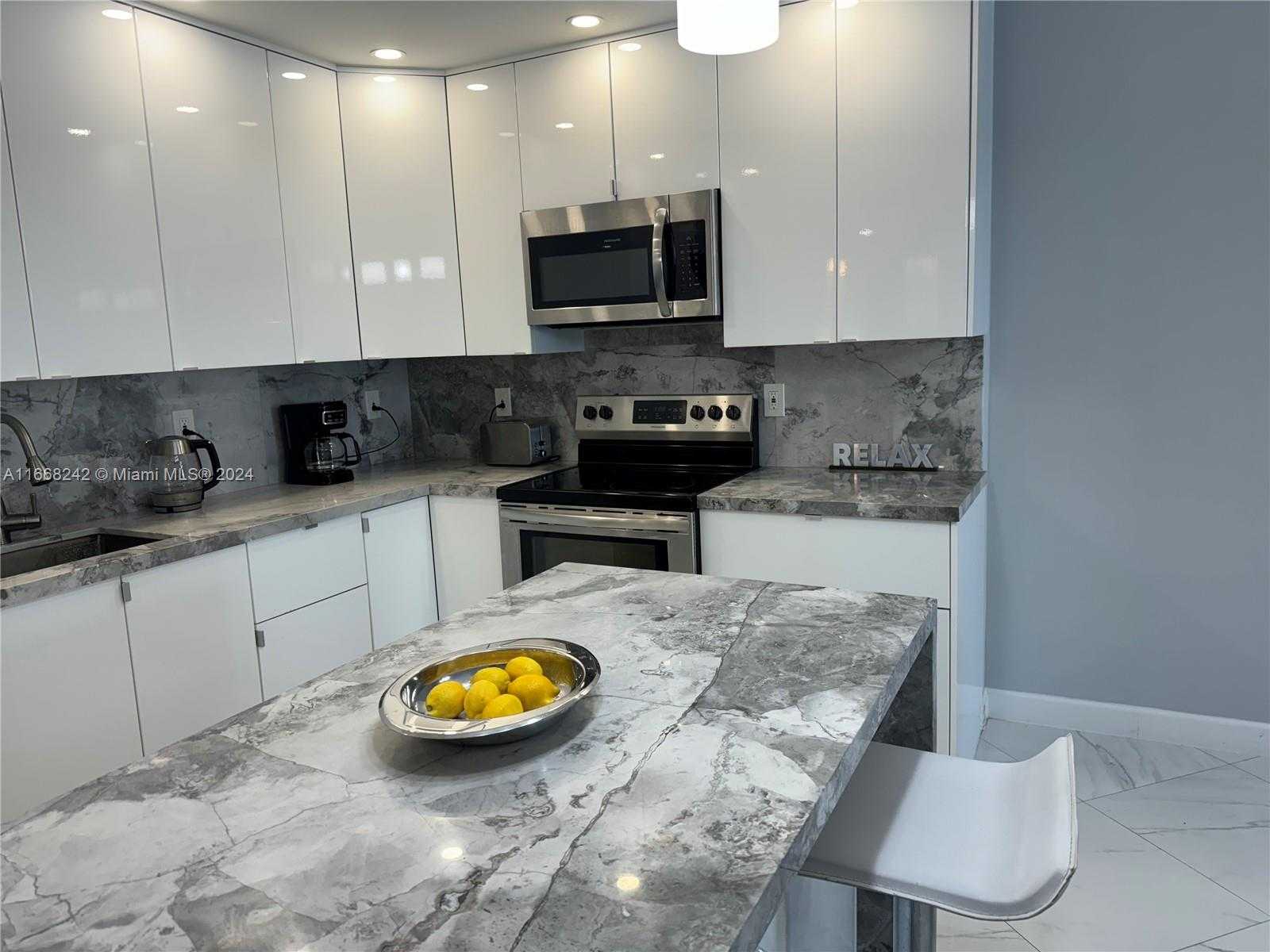 Small Image of 19370 COLLINS AVE #1208, Sunny Isles Beach Number 3
