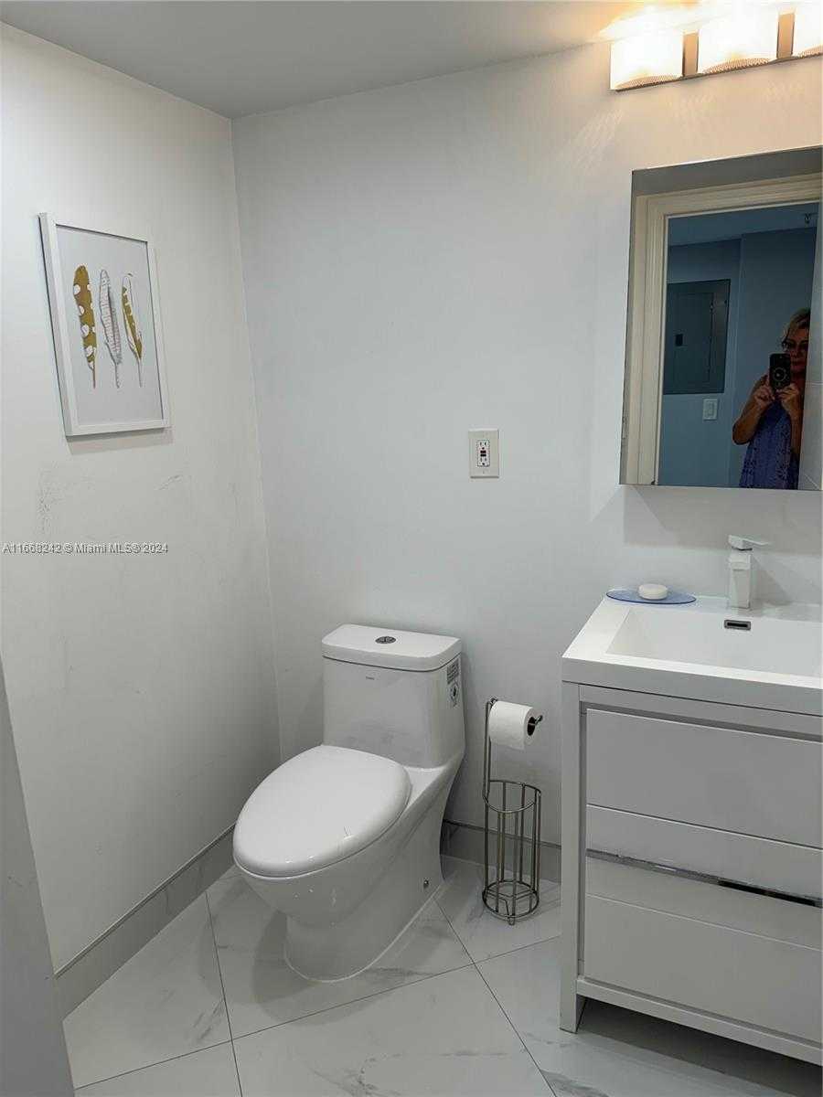 Small Image of 19370 COLLINS AVE #1208, Sunny Isles Beach Number 6