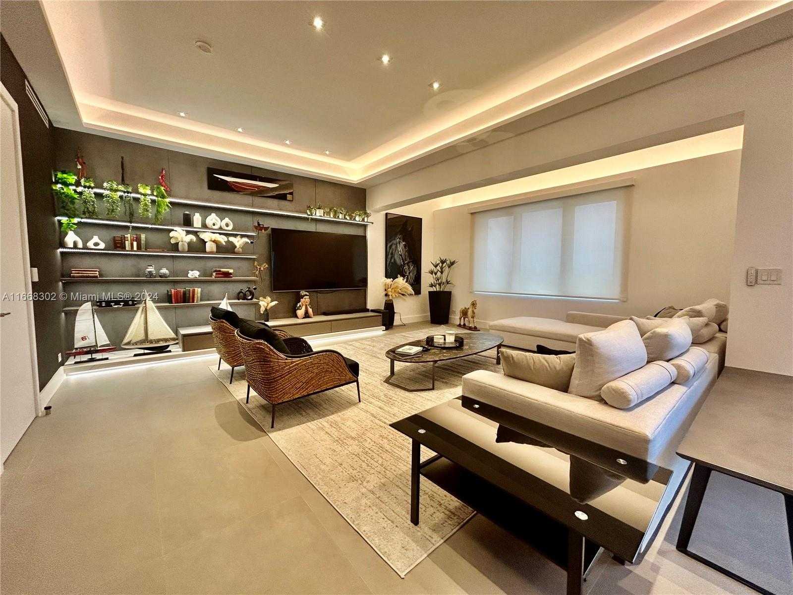 Small Image of 2301 Collins Ave, Miami Beach, FL 33139, USA Number 10