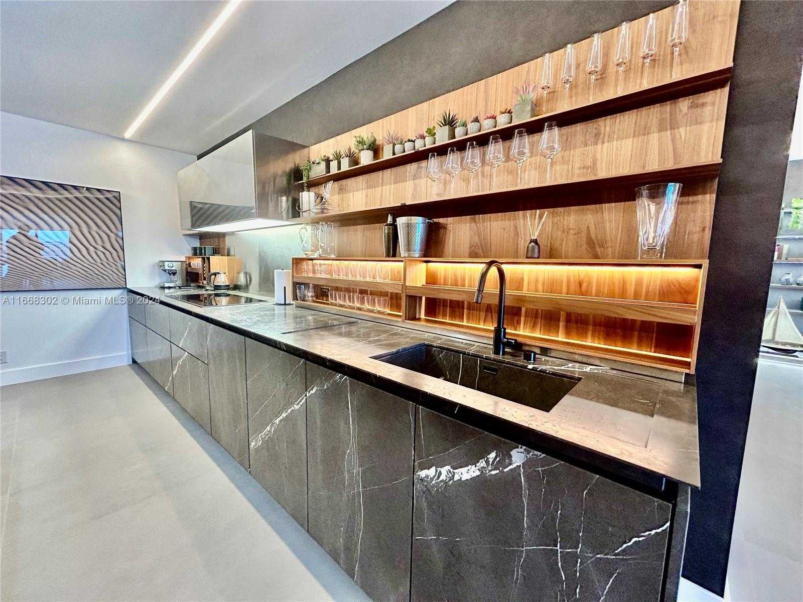 Small Image of 2301 Collins Ave, Miami Beach, FL 33139, USA Number 13