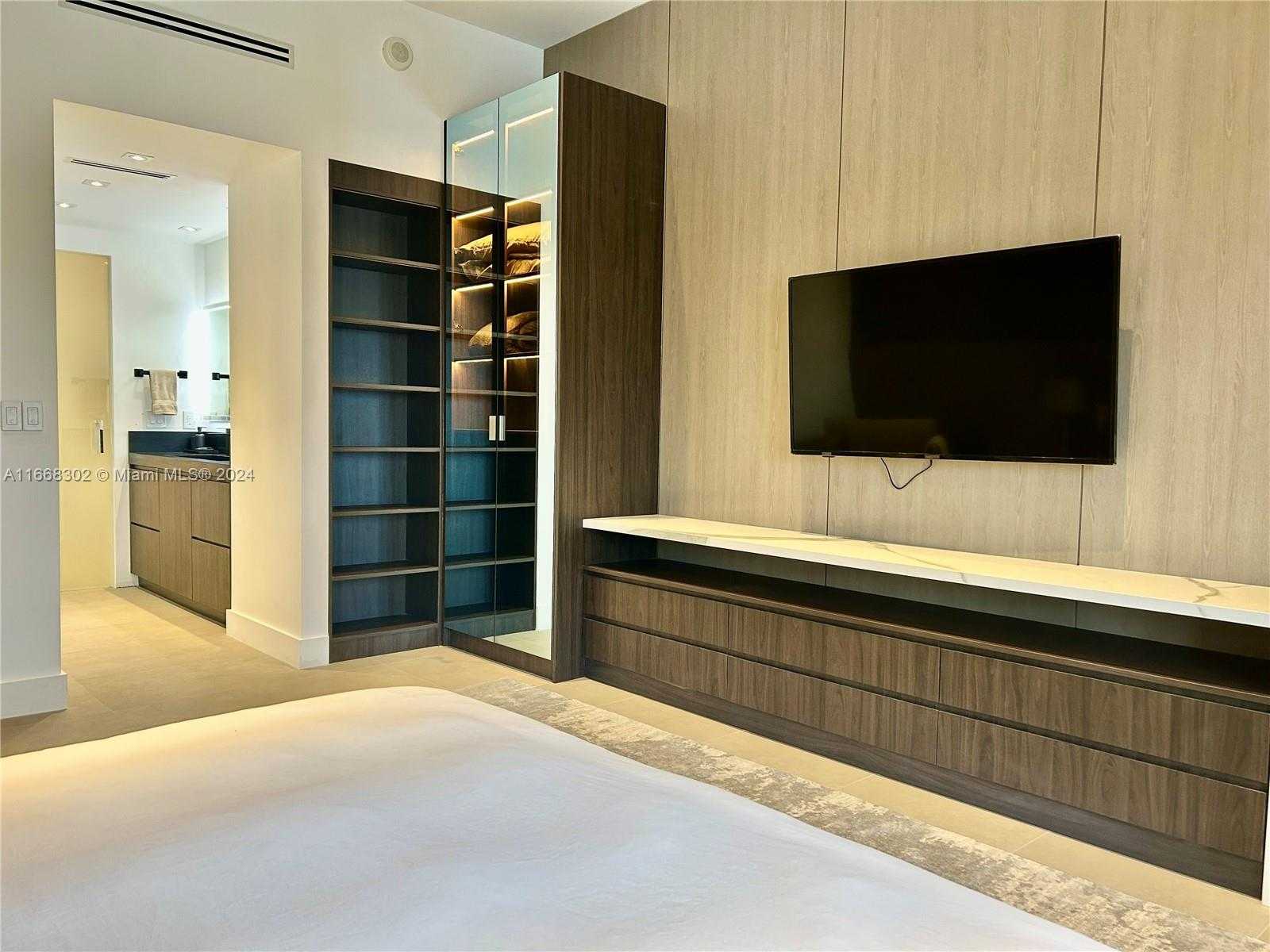 Small Image of 2301 Collins Ave, Miami Beach, FL 33139, USA Number 30
