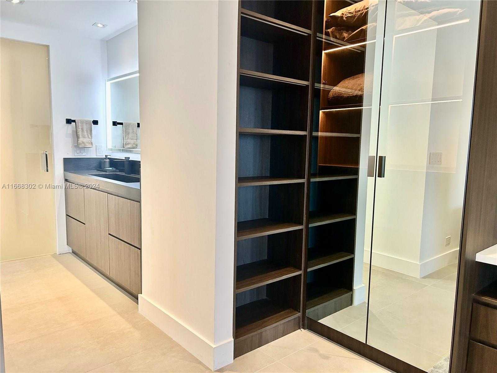 Small Image of 2301 Collins Ave, Miami Beach, FL 33139, USA Number 32