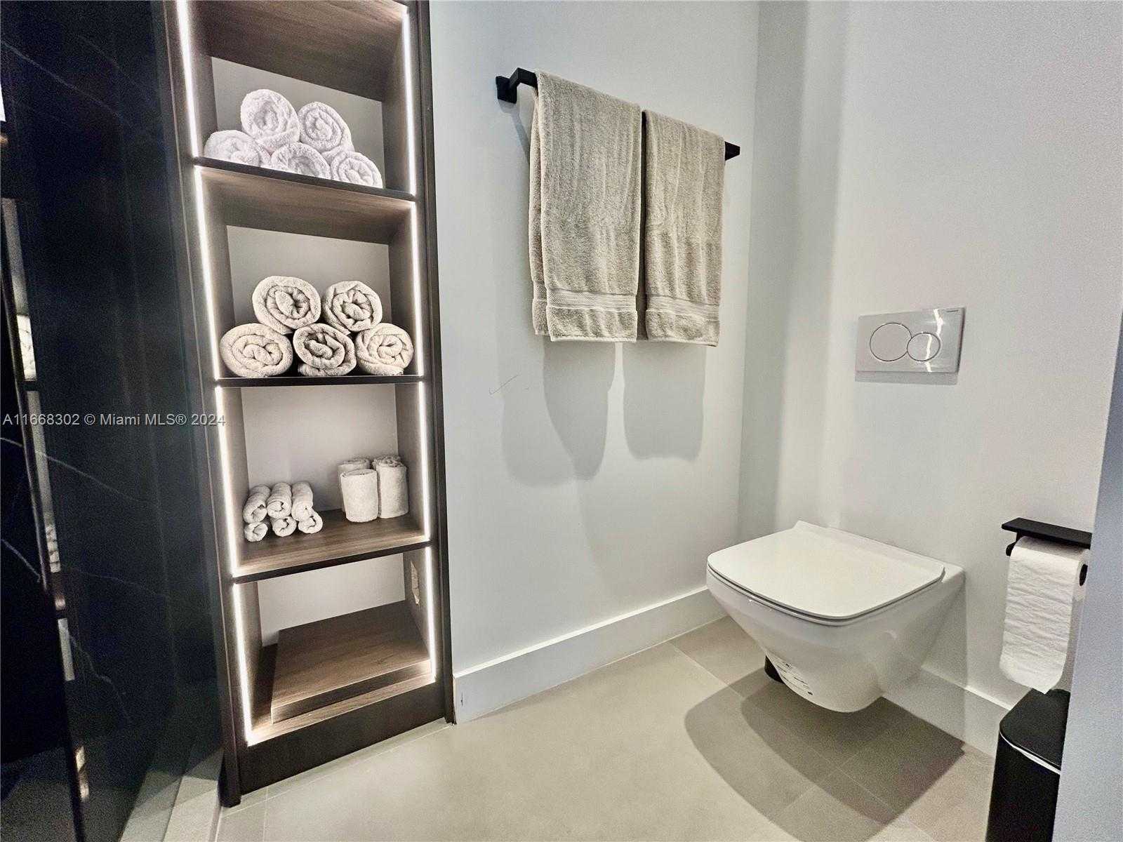 Small Image of 2301 Collins Ave, Miami Beach, FL 33139, USA Number 34