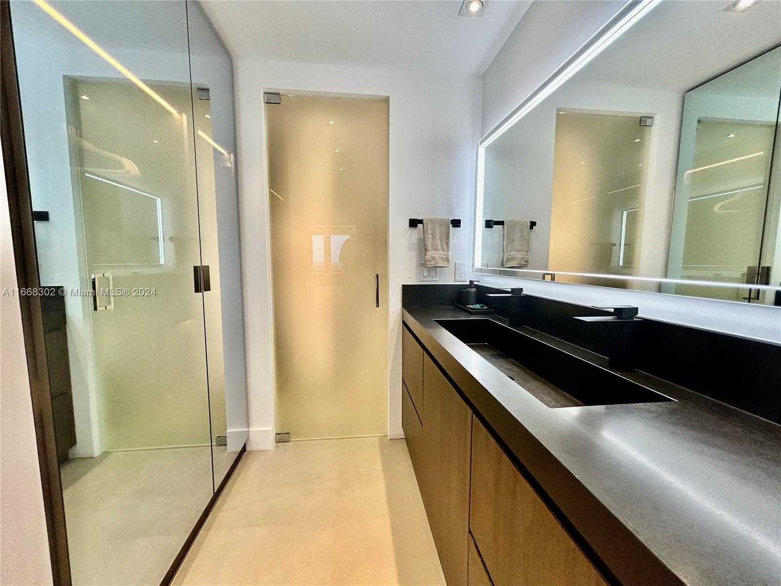 Small Image of 2301 Collins Ave, Miami Beach, FL 33139, USA Number 38