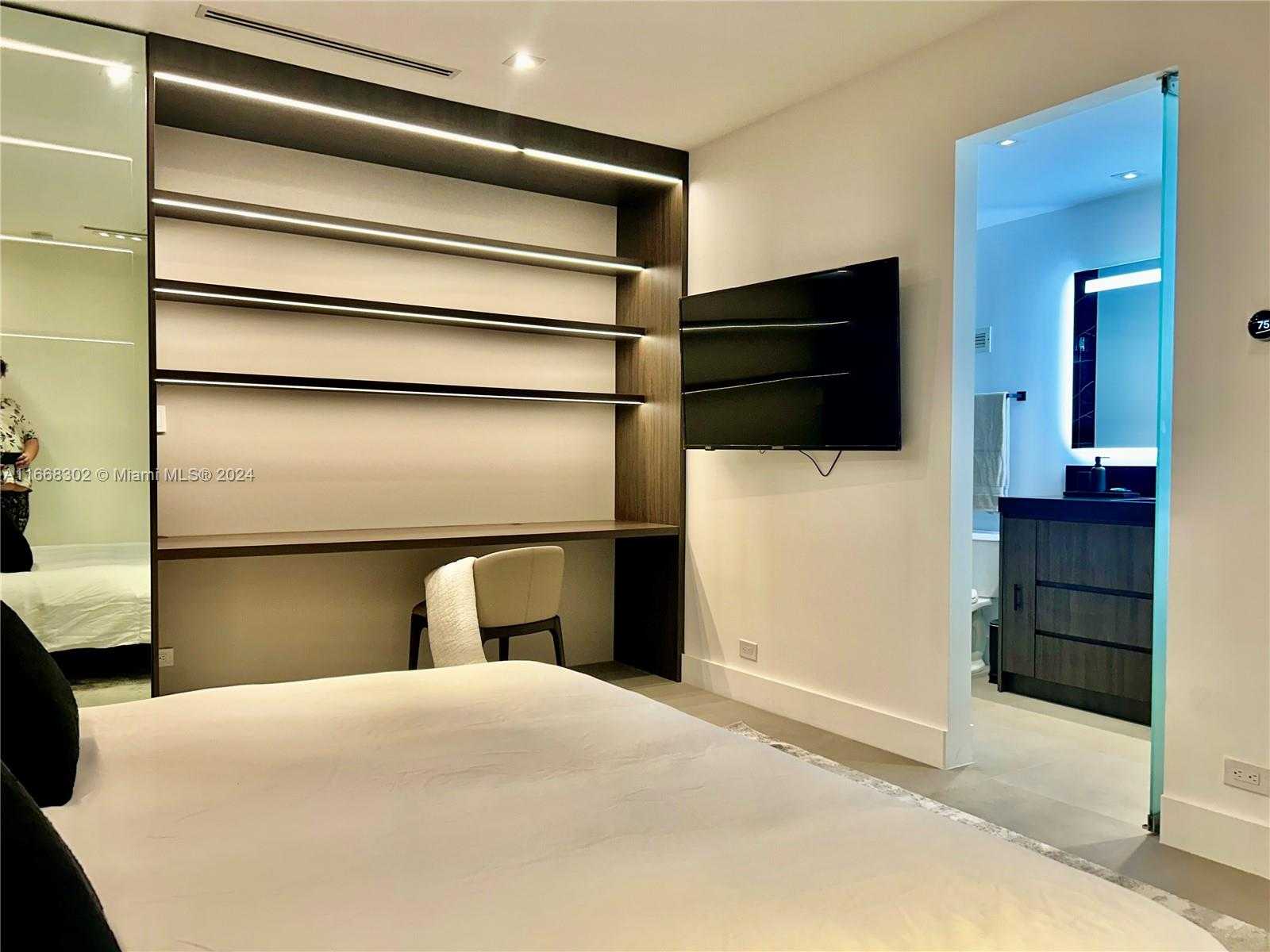 Small Image of 2301 Collins Ave, Miami Beach, FL 33139, USA Number 45