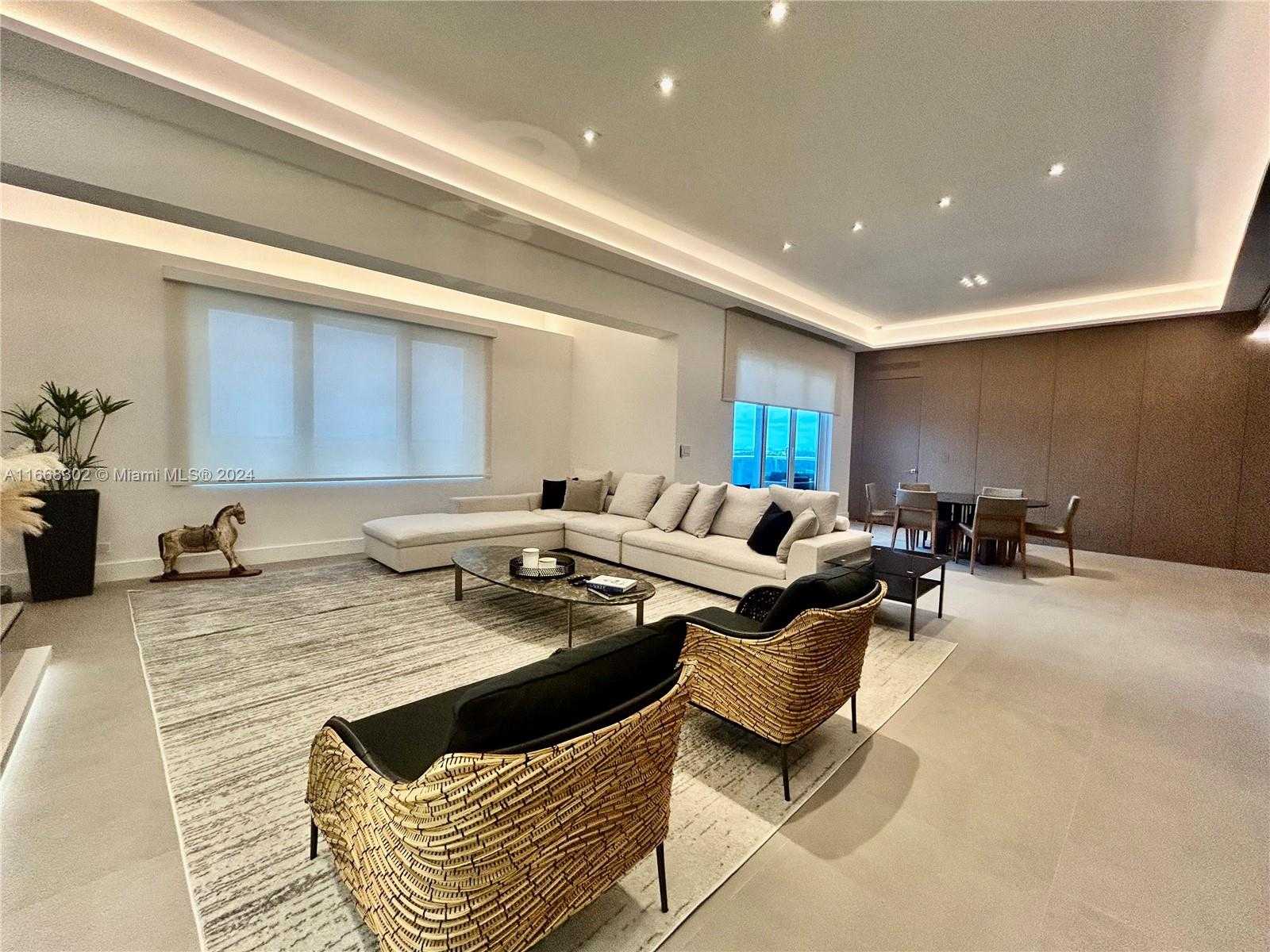 Small Image of 2301 Collins Ave, Miami Beach, FL 33139, USA Number 5
